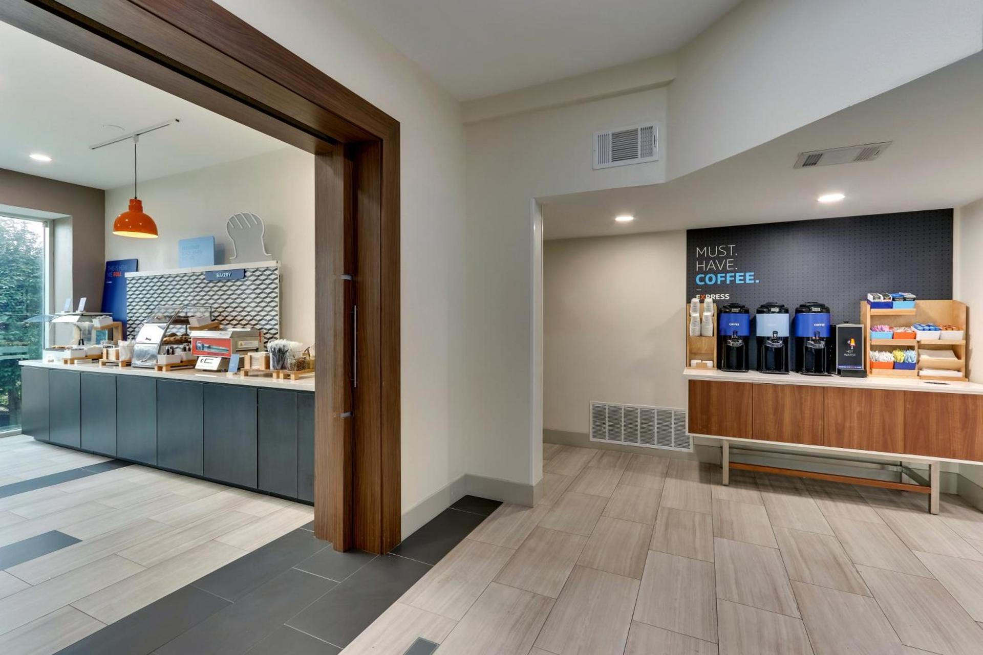 Holiday Inn Express & Suites Waxahachie by IHG photo 27