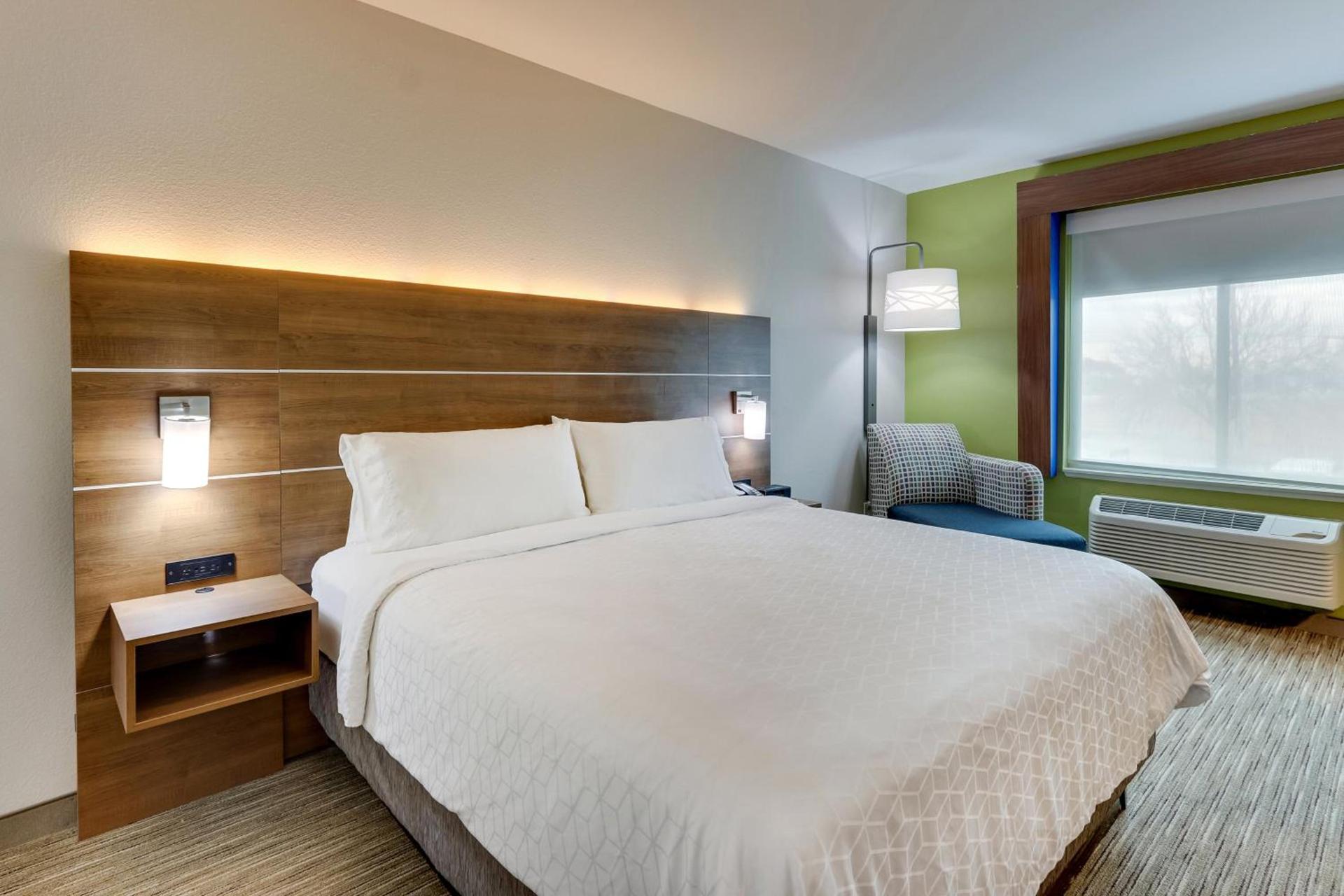 Holiday Inn Express & Suites Waxahachie by IHG photo 54