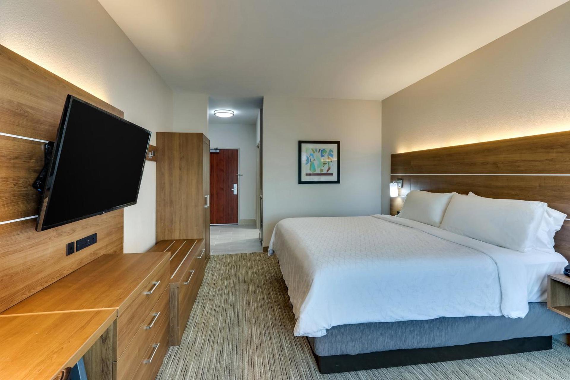 Holiday Inn Express & Suites Waxahachie by IHG photo 58