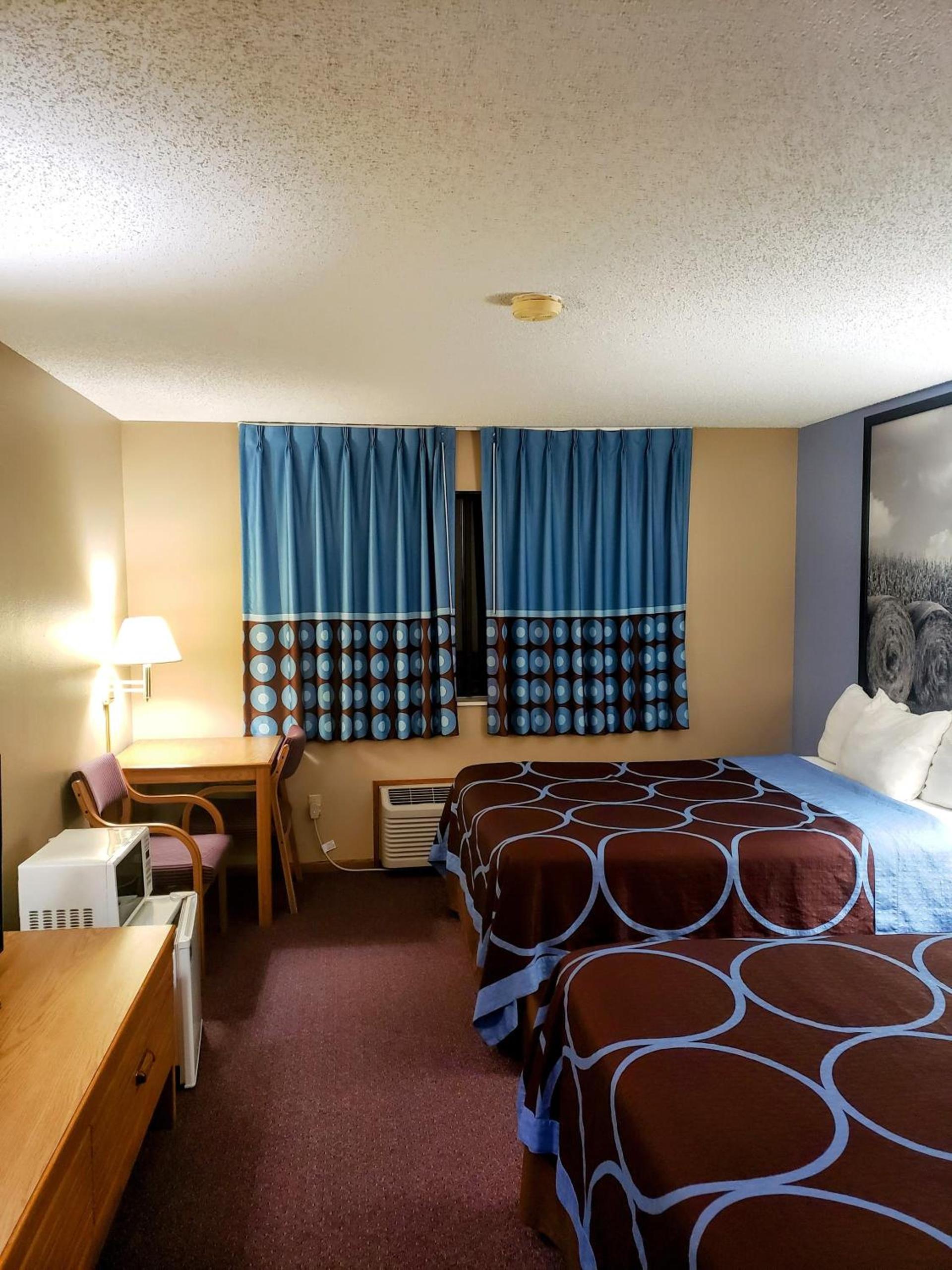 Super 8 by Wyndham Chariton photo 59