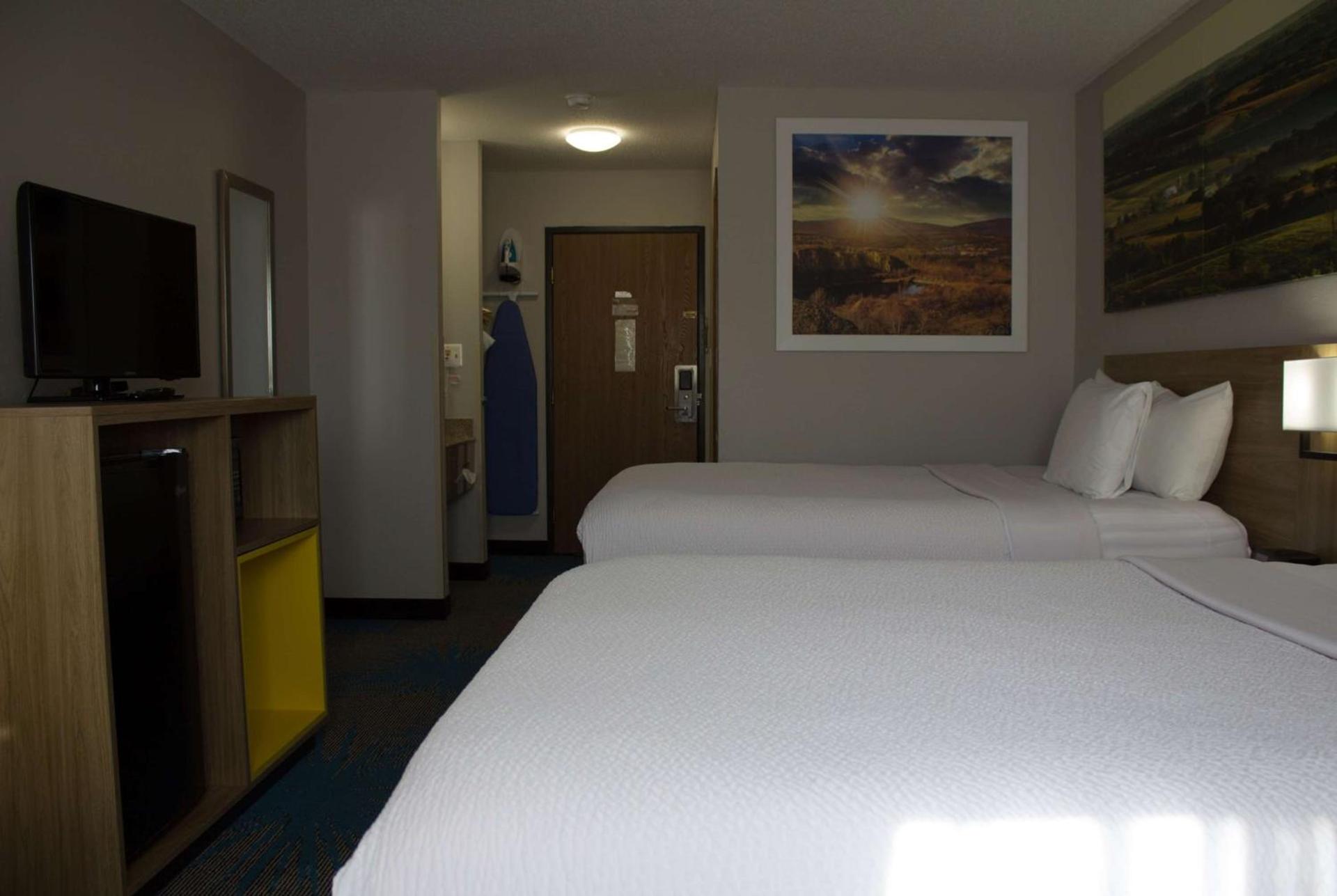 Days Inn by Wyndham Colby photo 7