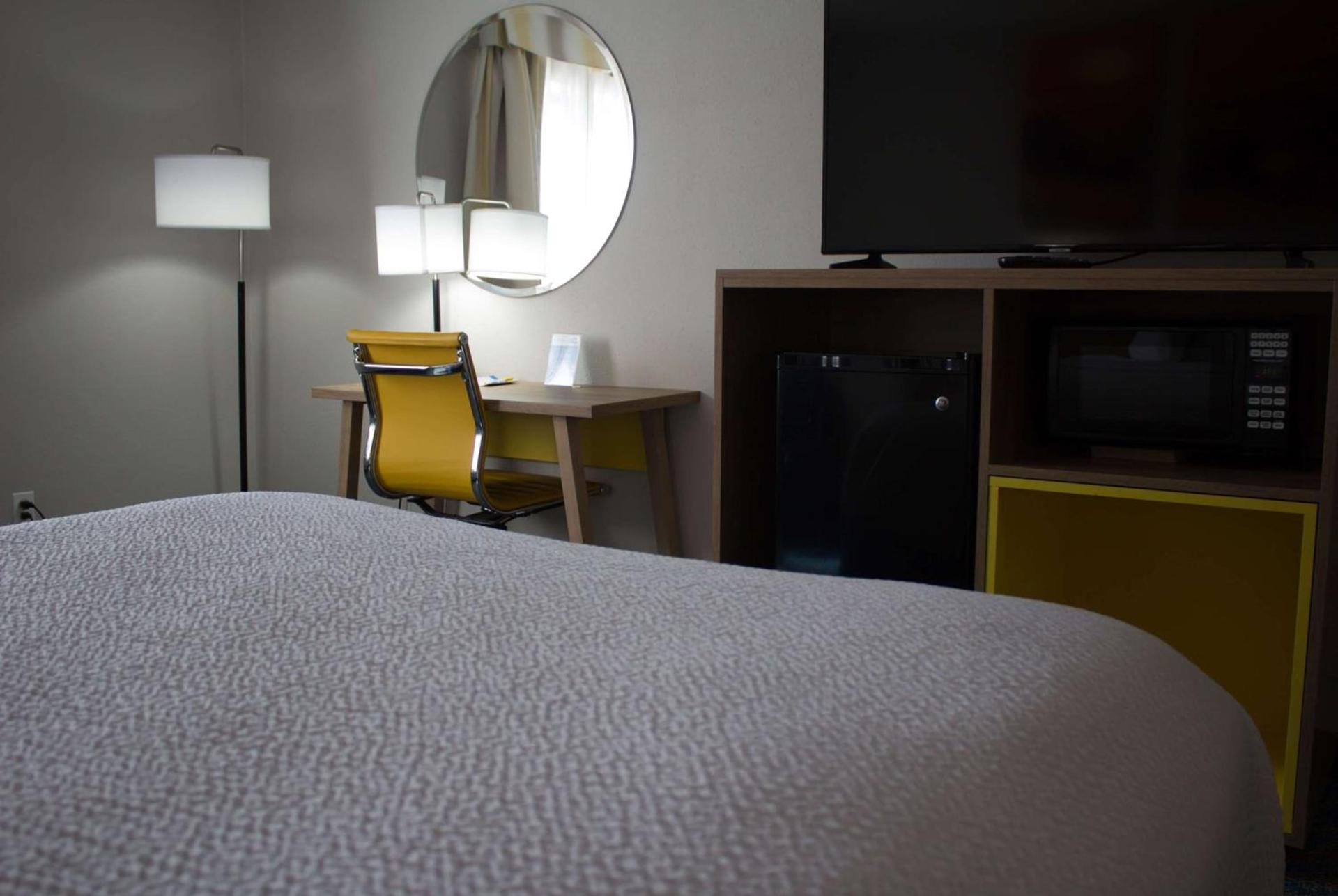 Days Inn by Wyndham Colby photo 9