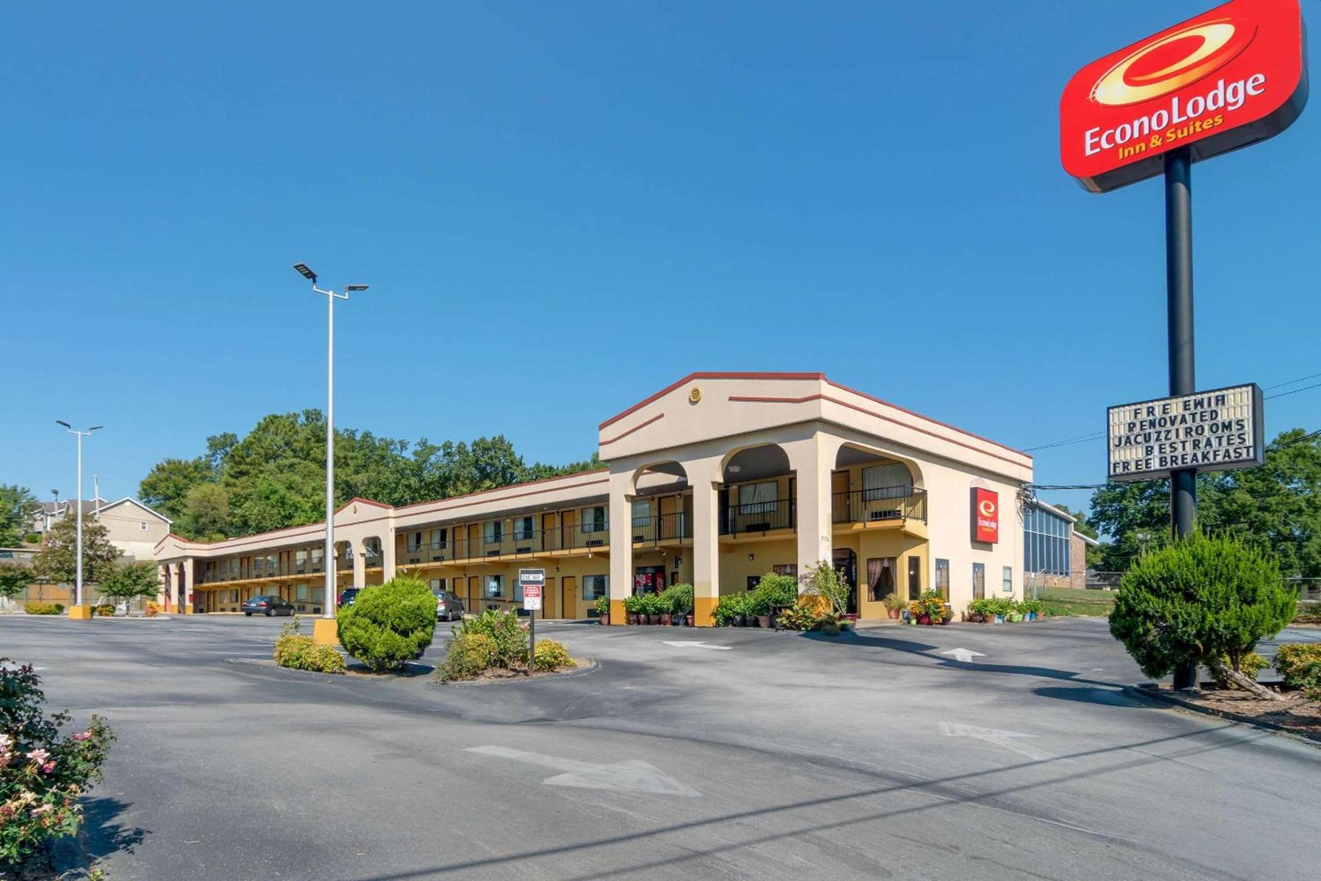 Econo Lodge Inn & Suites photo 1