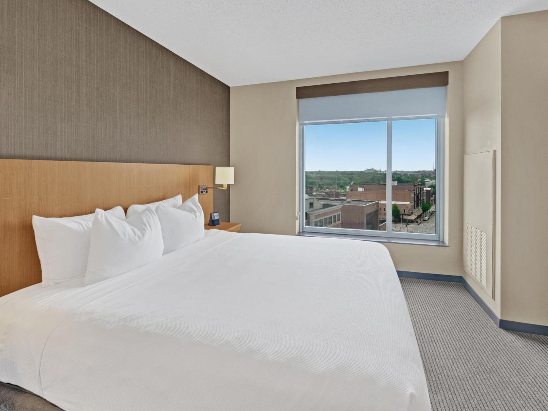 Hyatt Place Champaign/Urbana photo 30