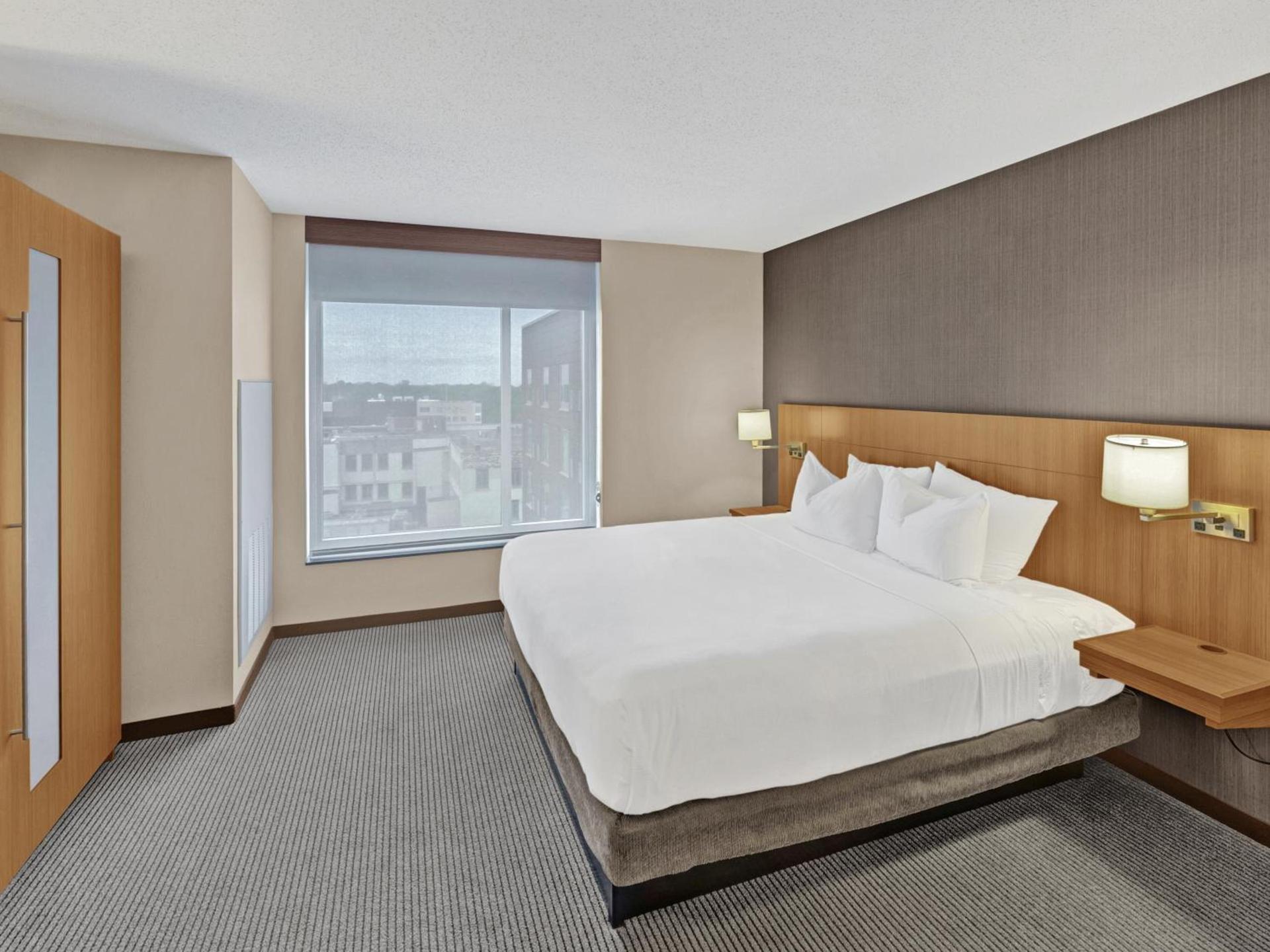 Hyatt Place Champaign/Urbana photo 27