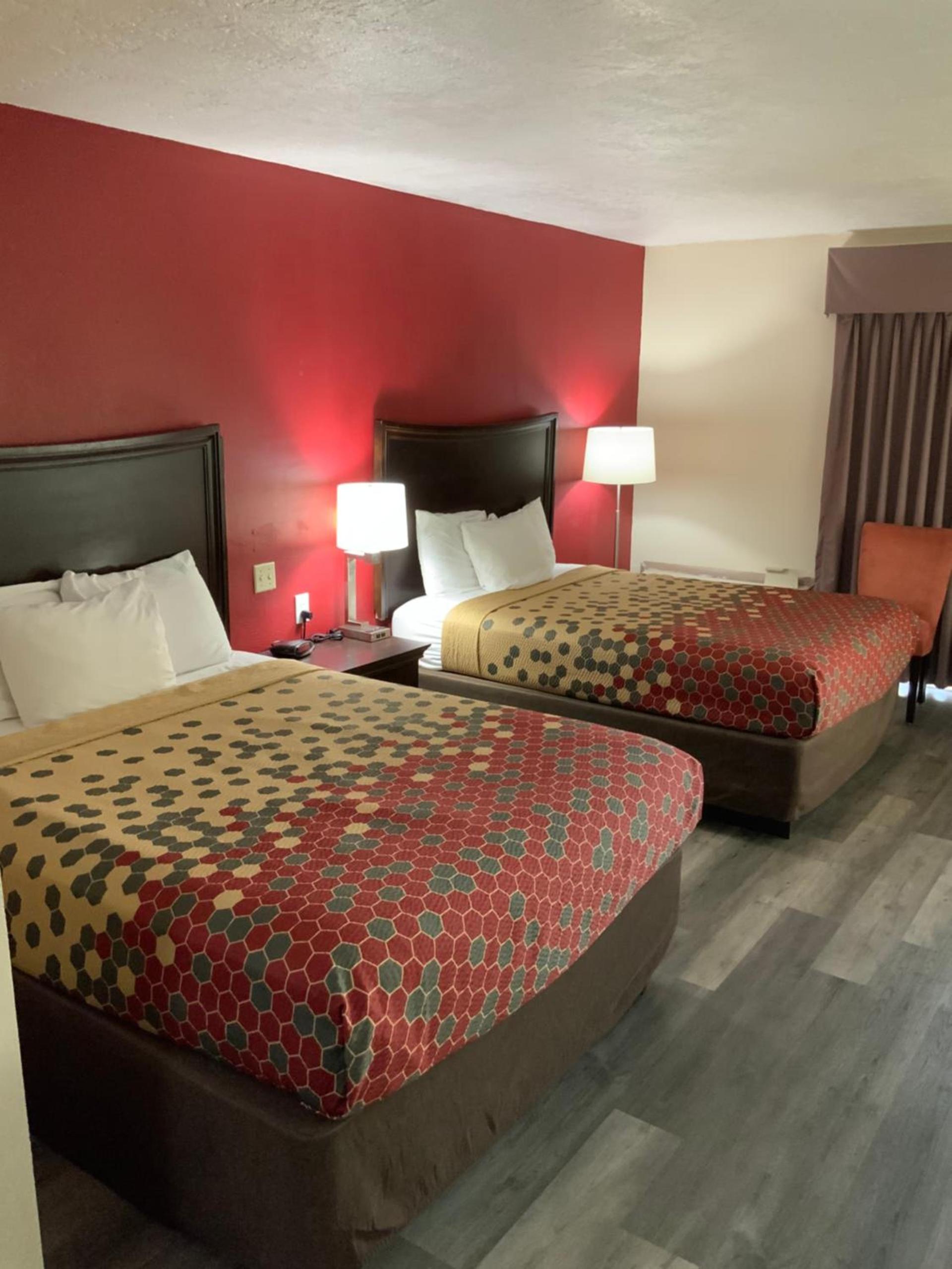 Perry Inn & Suites National Fairground I 75 photo 23