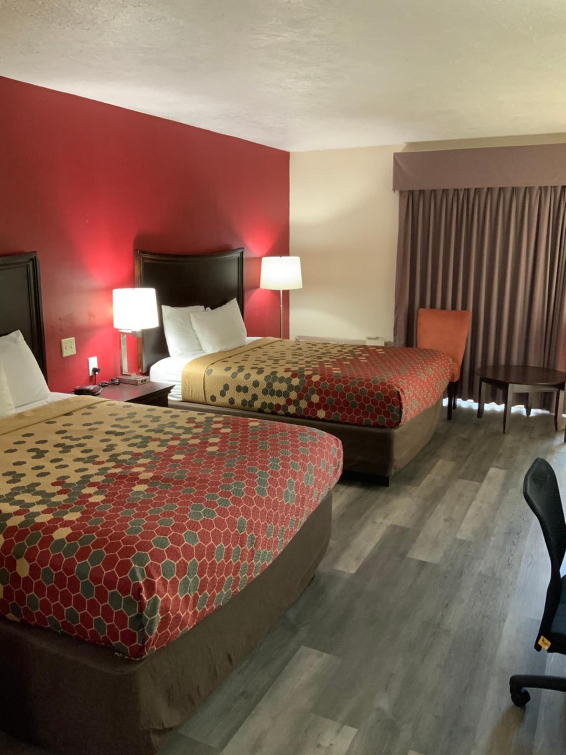 Perry Inn & Suites National Fairground I 75 photo 28
