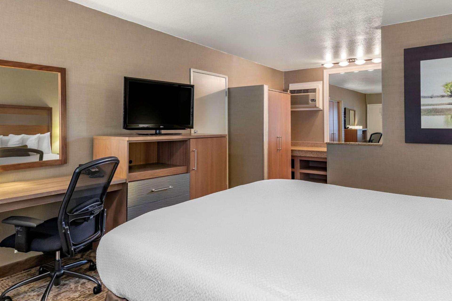 Best Western Plus Anaheim Inn photo 24