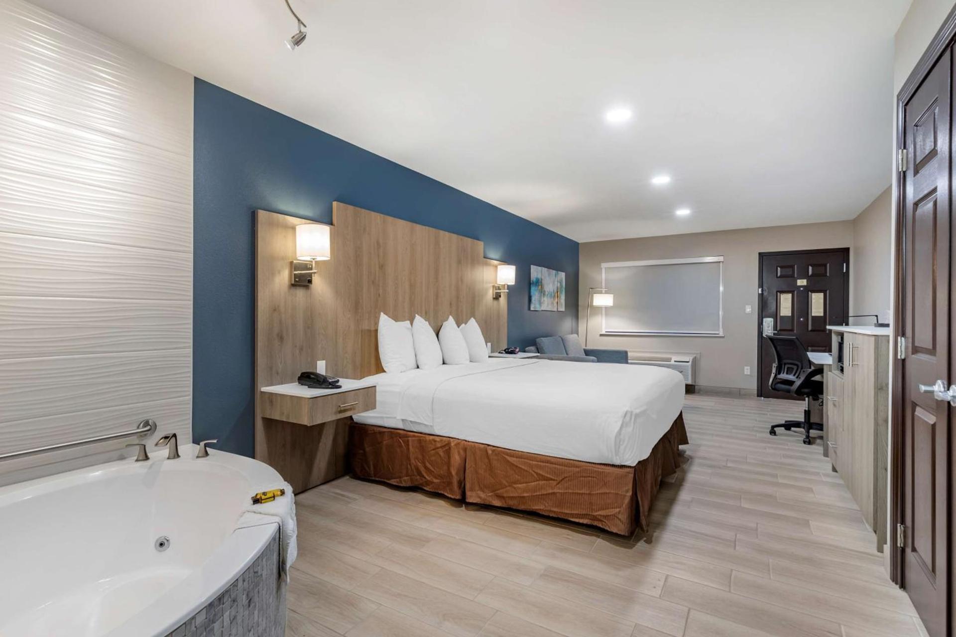 Best Western Plus Edinburg Inn & Suites photo 5