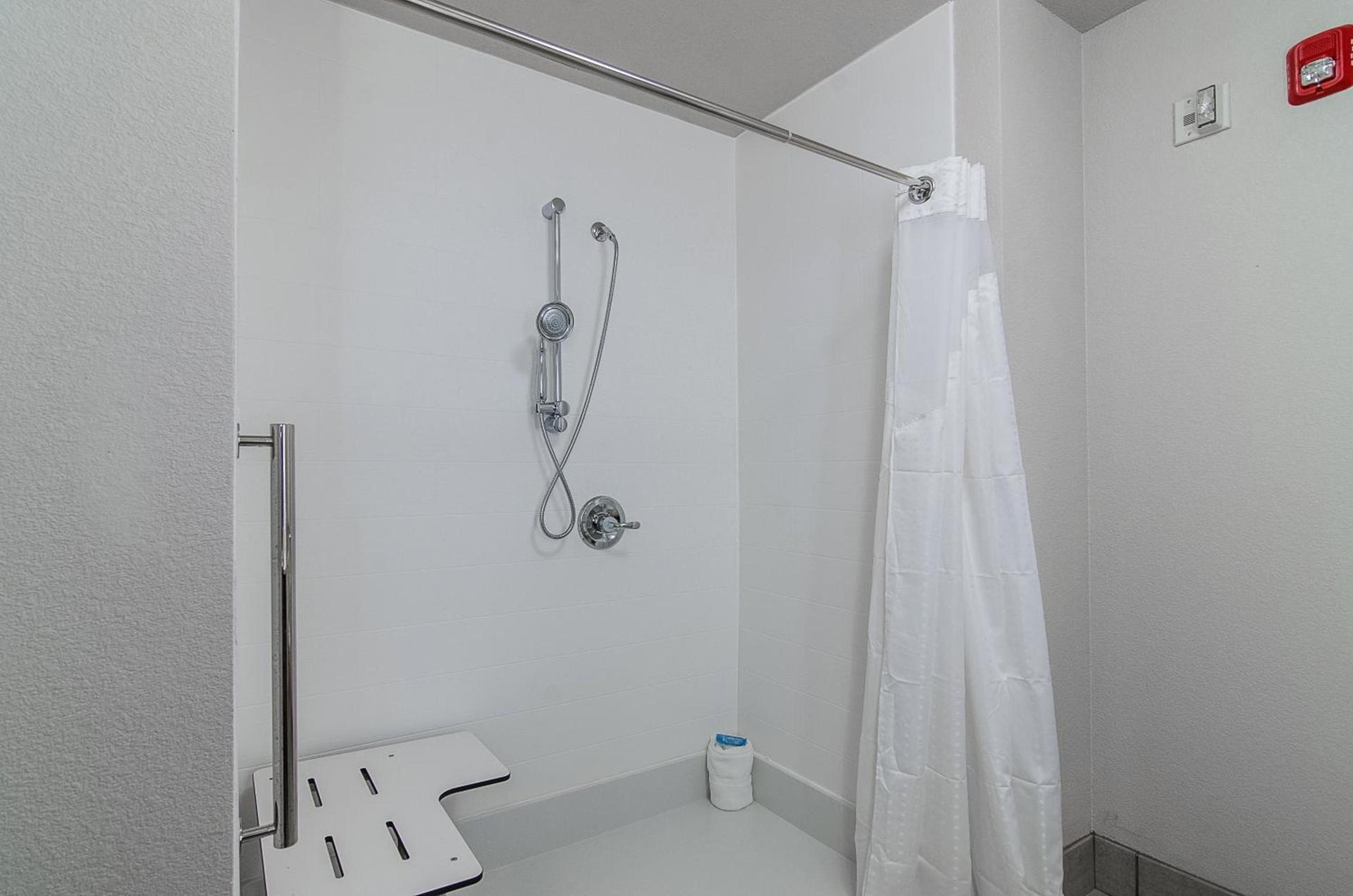 Holiday Inn Express & Suites - Atchison by IHG photo 33