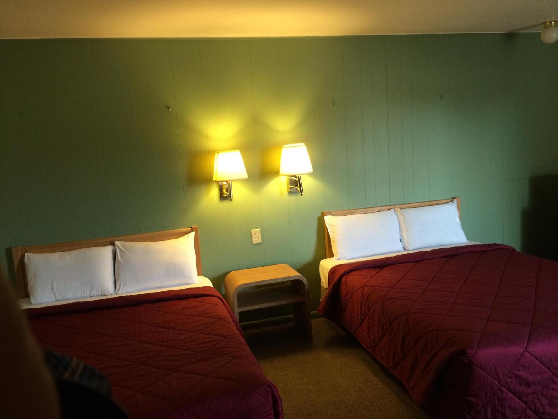 Super 7 Motel photo 25