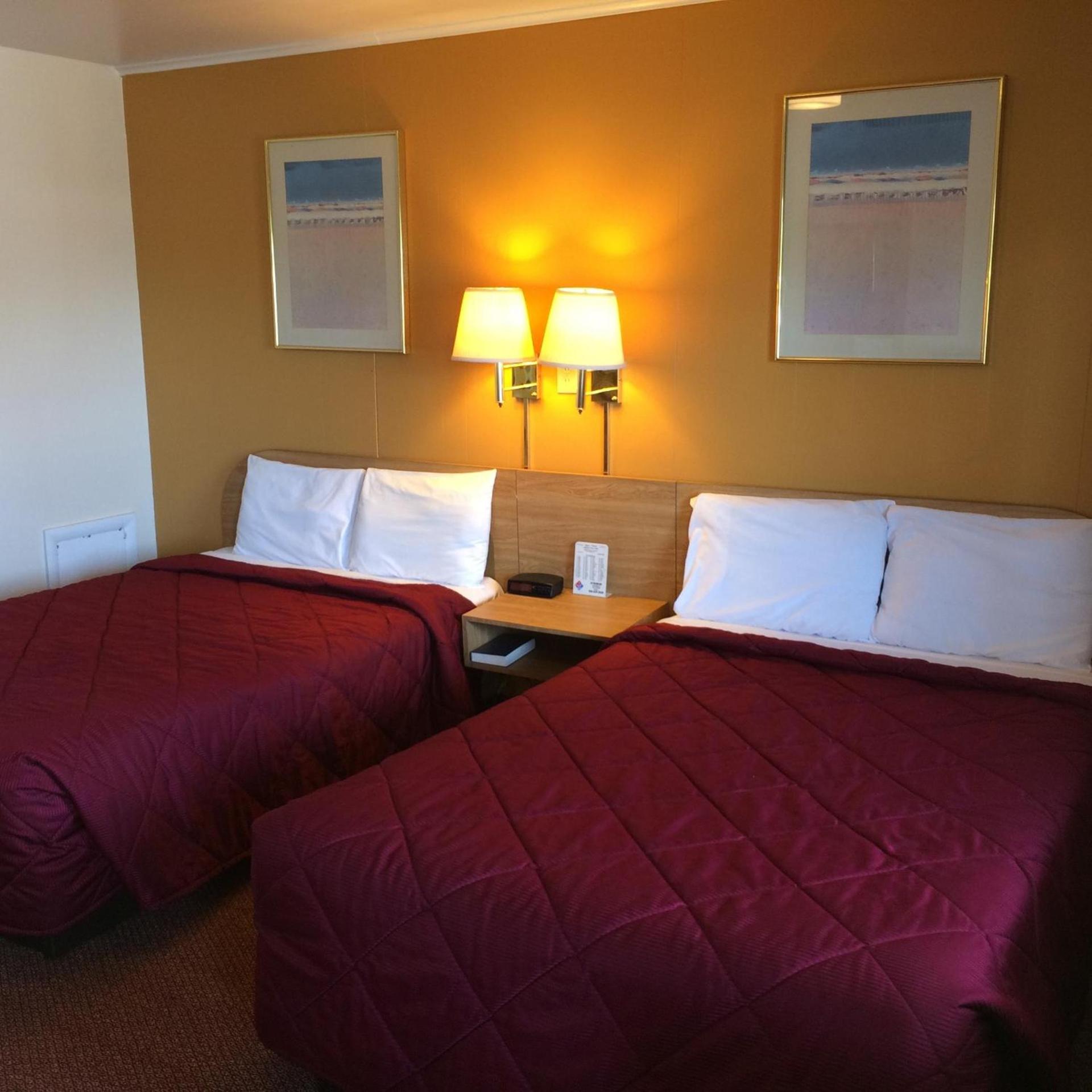 Super 7 Motel photo 8