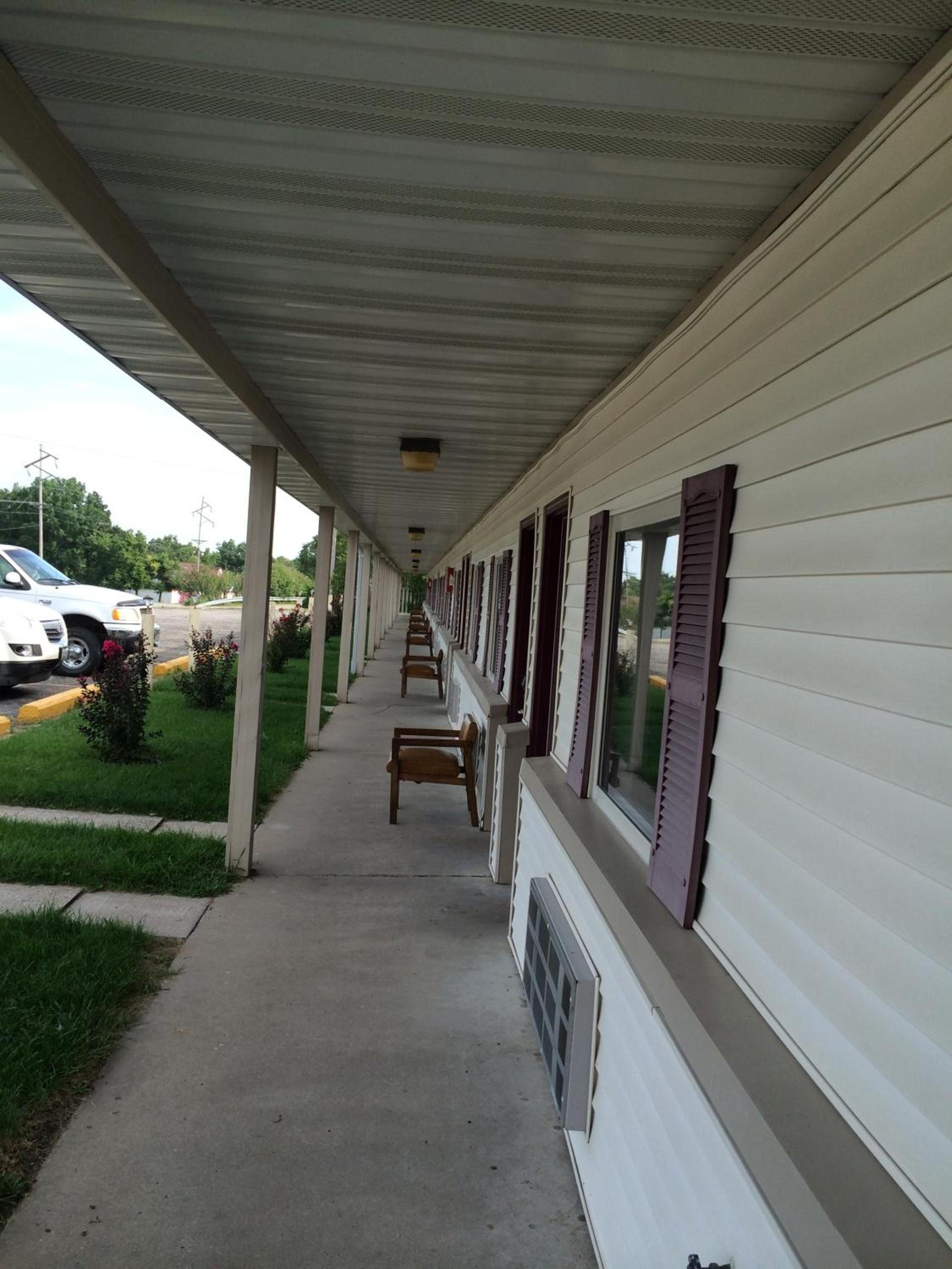 Super 7 Motel photo 24
