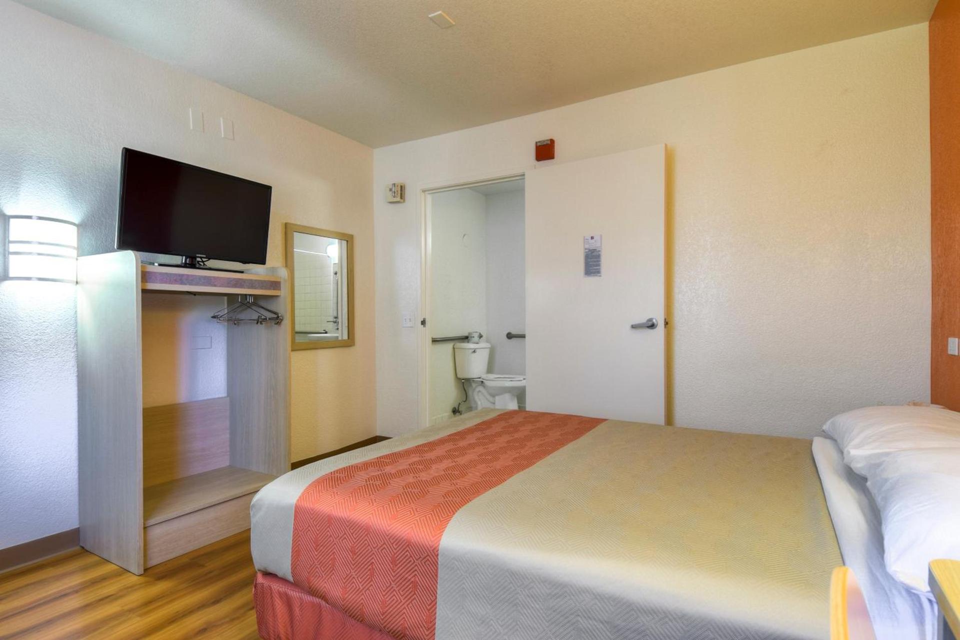 Motel 6-San Dimas, CA - Los Angeles photo 6