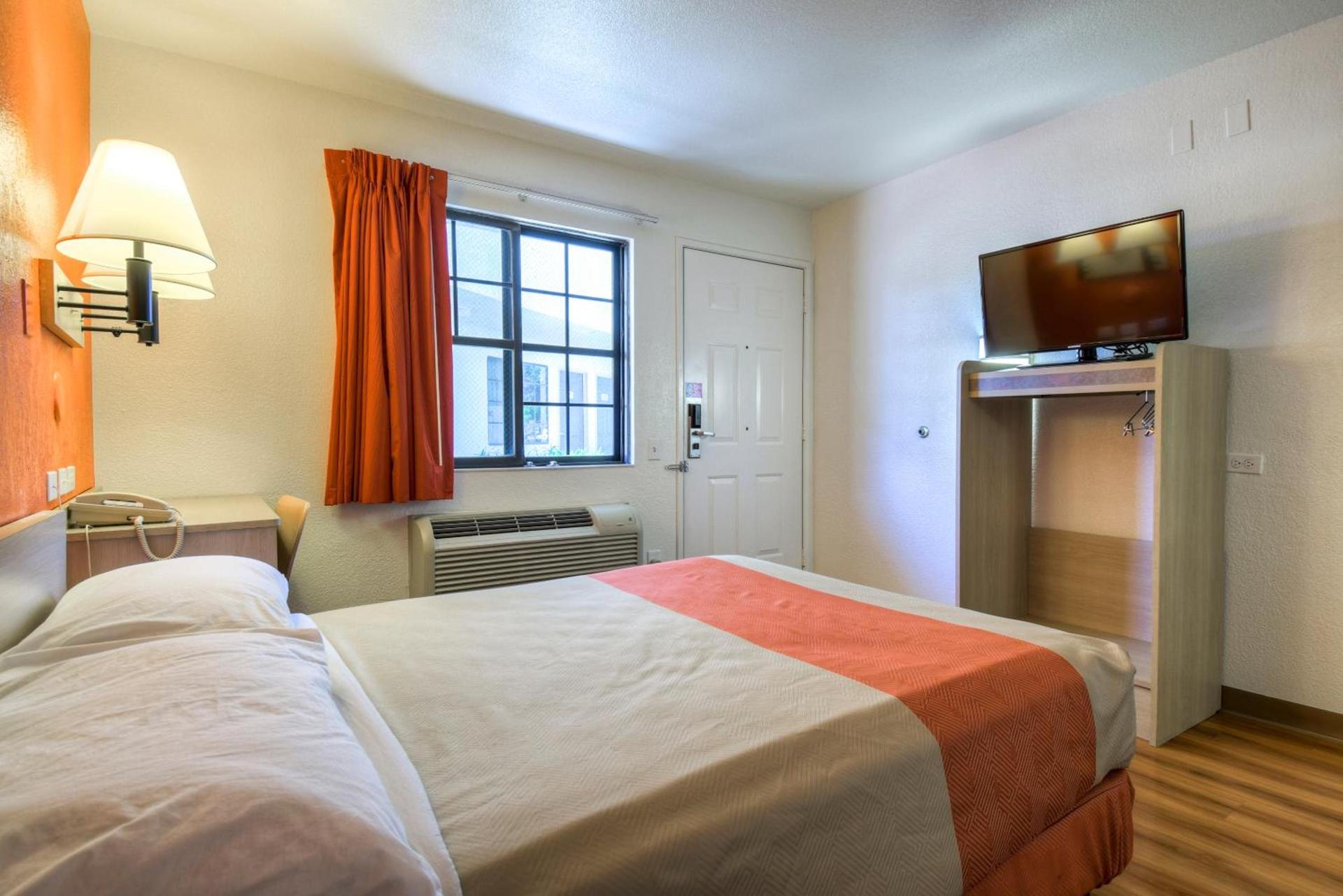Motel 6-San Dimas, CA - Los Angeles photo 10