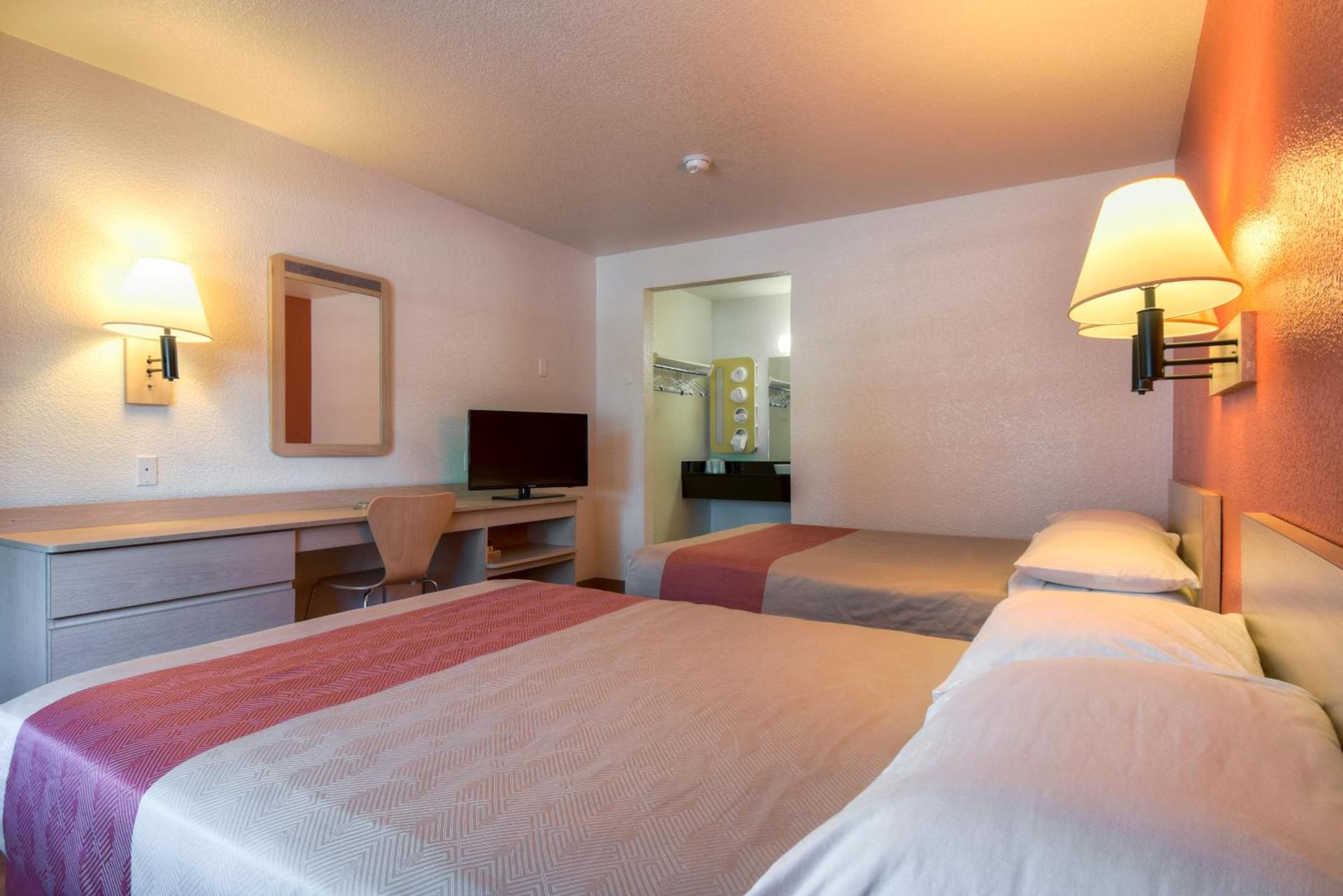 Motel 6-San Dimas, CA - Los Angeles photo 13