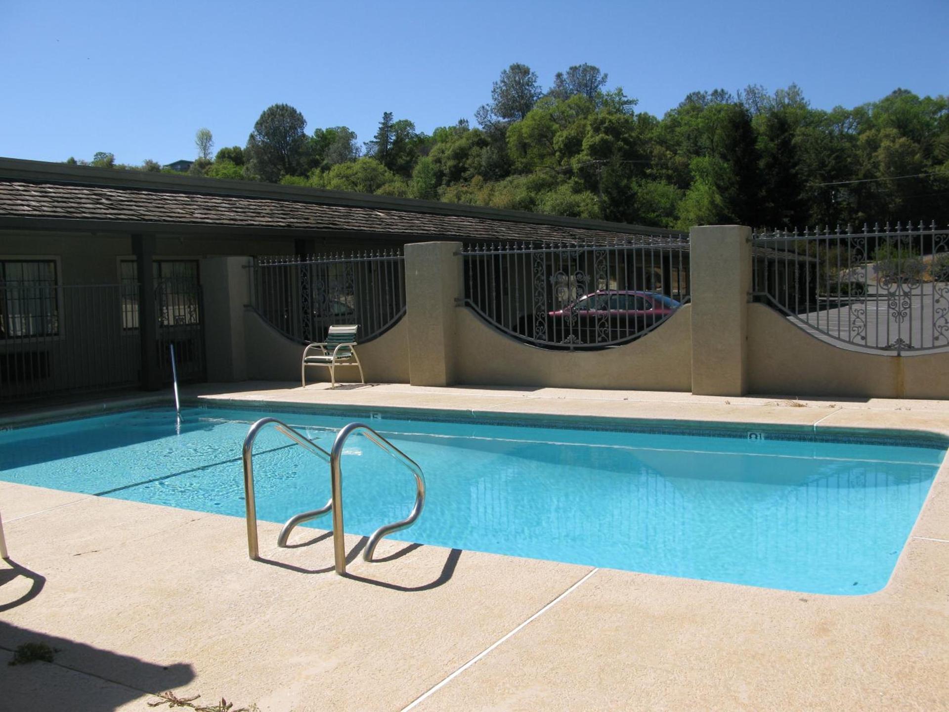 Country Inn Sonora photo 21