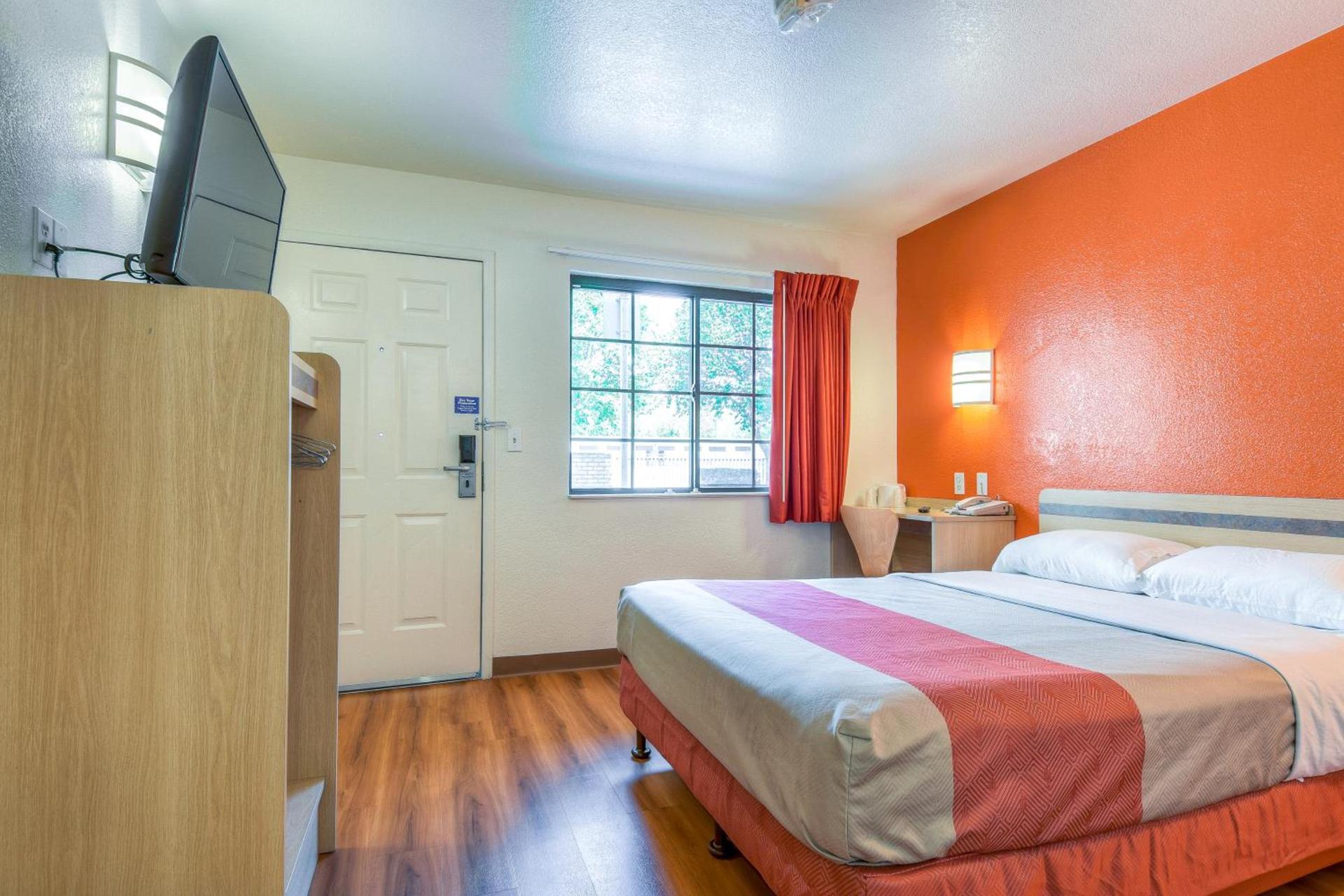 Motel 6-Pomona, CA - Los Angeles photo 15