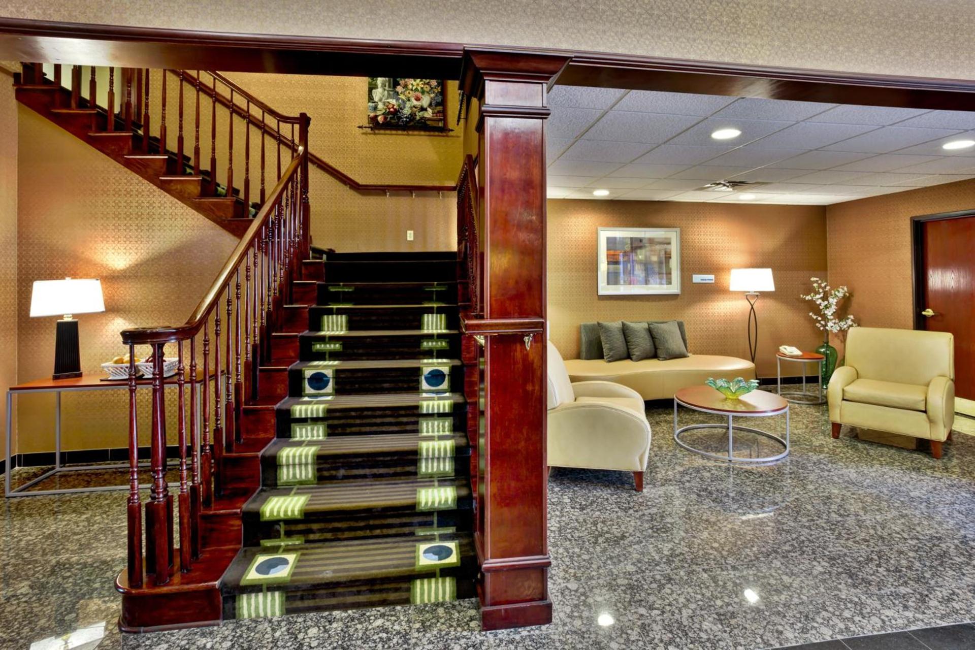 Holiday Inn Express Hotel & Suites Woodhaven by IHG photo 59