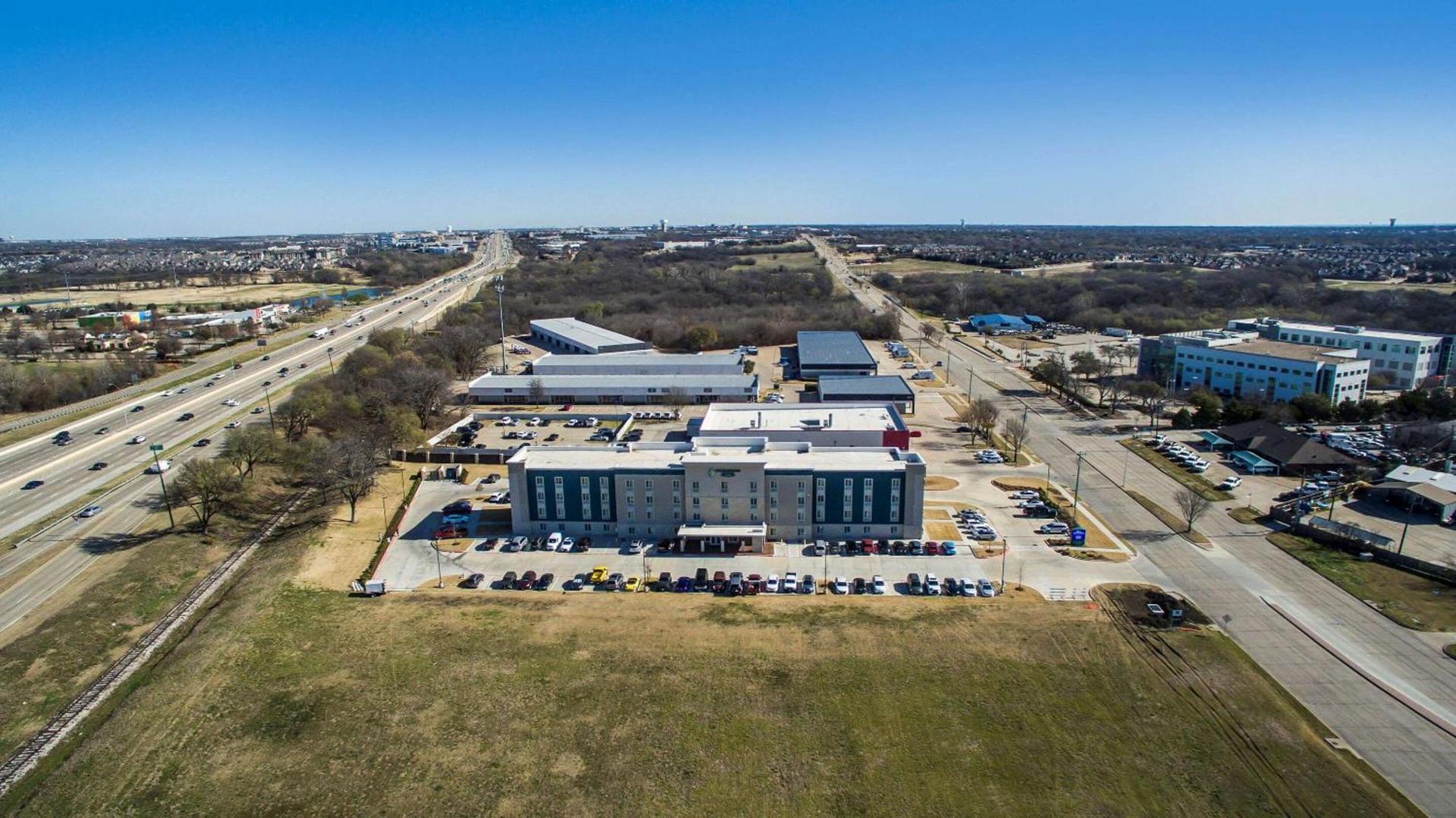 WoodSpring Suites Dallas Plano Central Legacy Drive photo 14