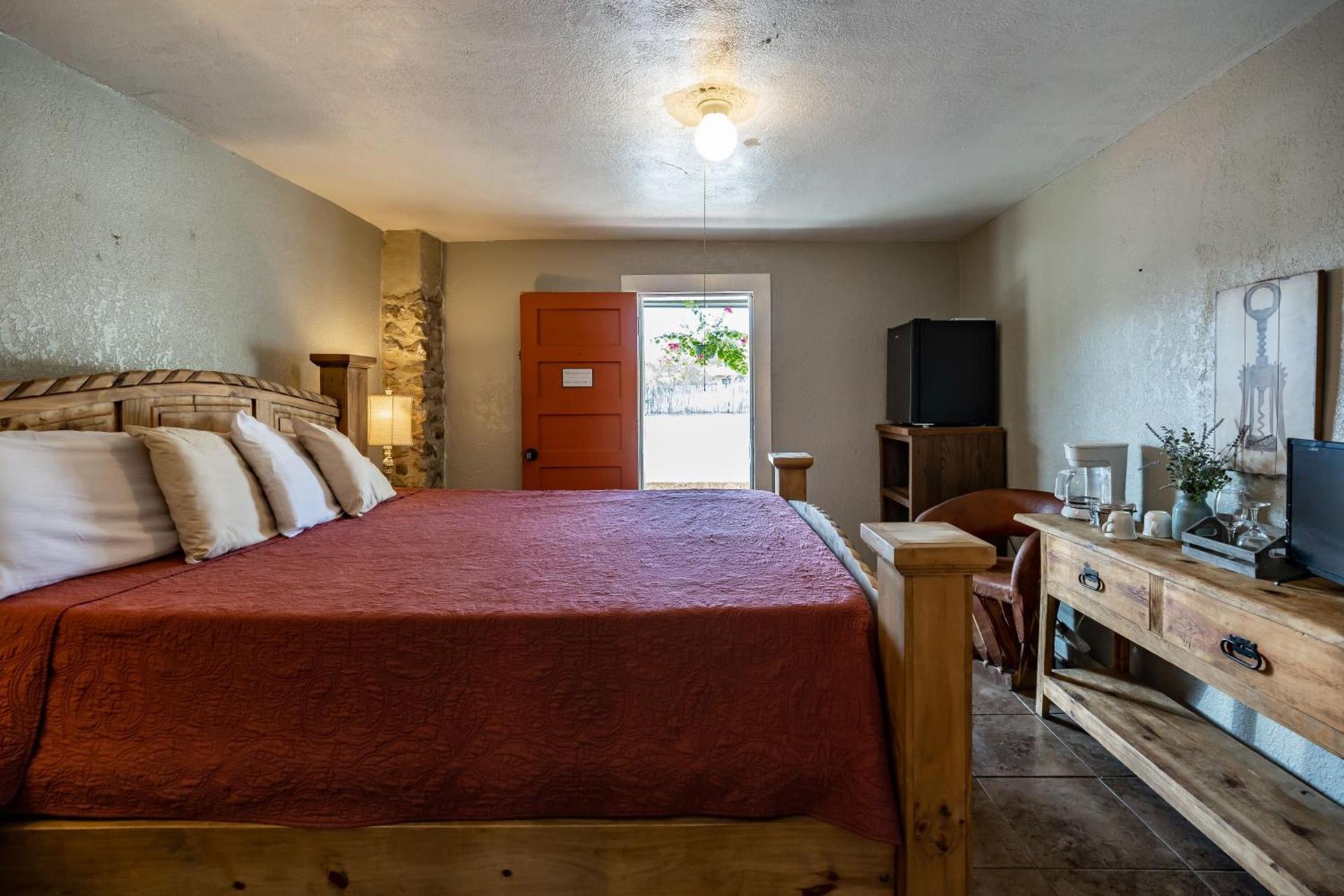 The Historic Leakey Inn photo 55