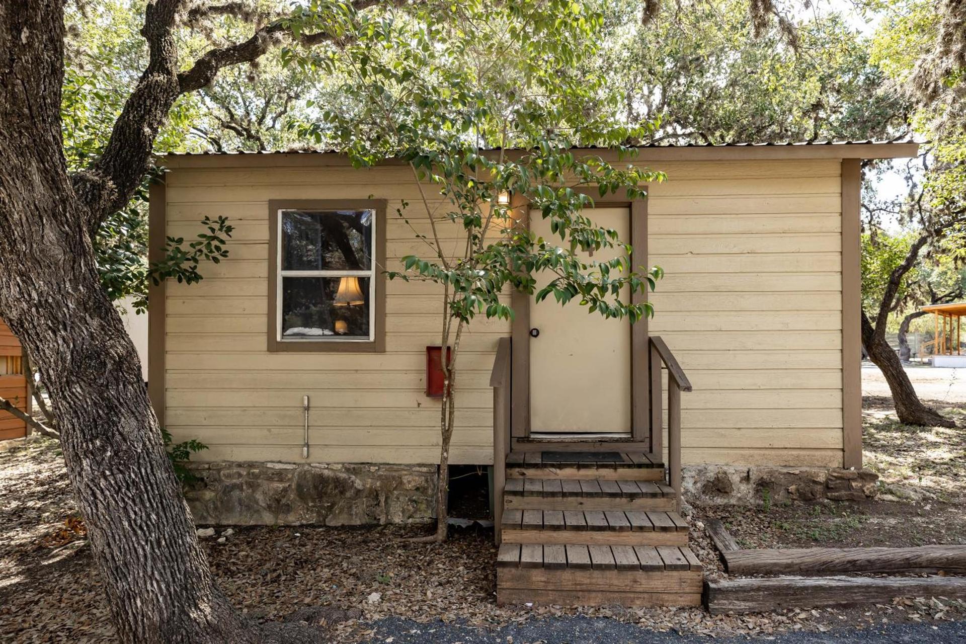 The Historic Leakey Inn photo 68