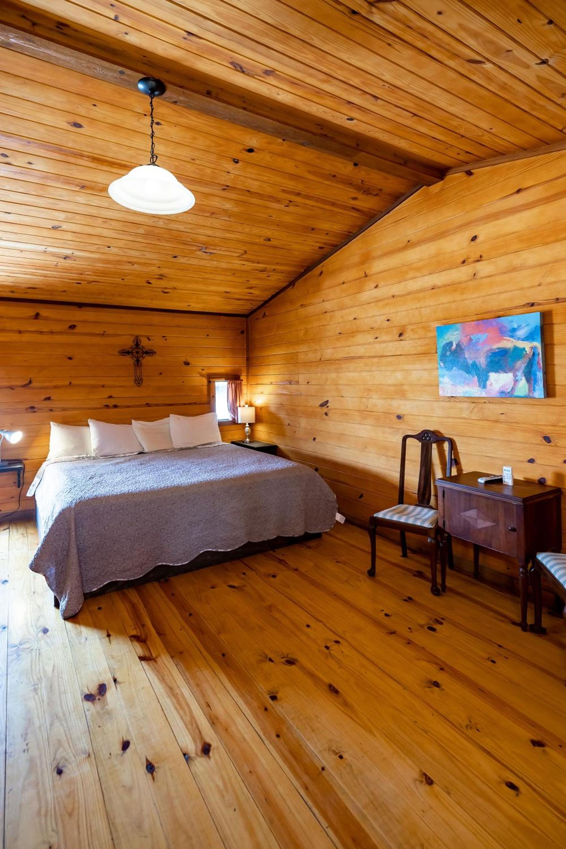 The Historic Leakey Inn photo 82