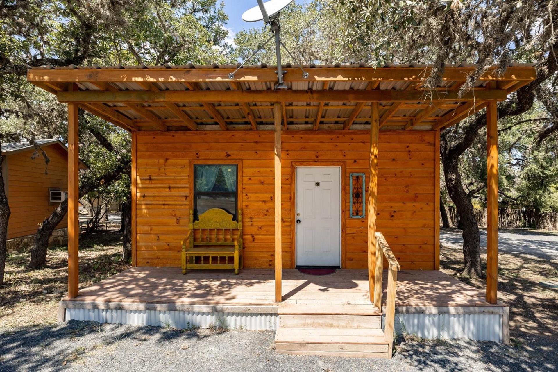 The Historic Leakey Inn photo 98