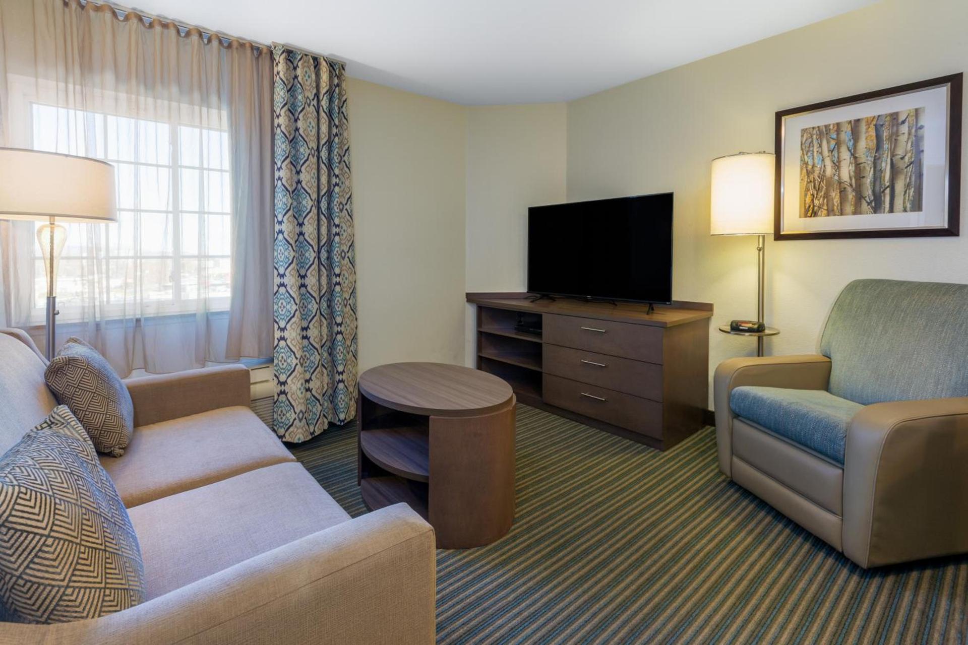 Candlewood Suites-West Springfield by IHG photo 7