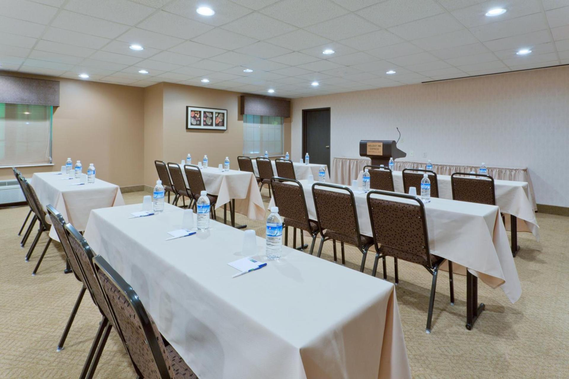 Holiday Inn Express & Suites Ashtabula-Geneva by IHG photo 34
