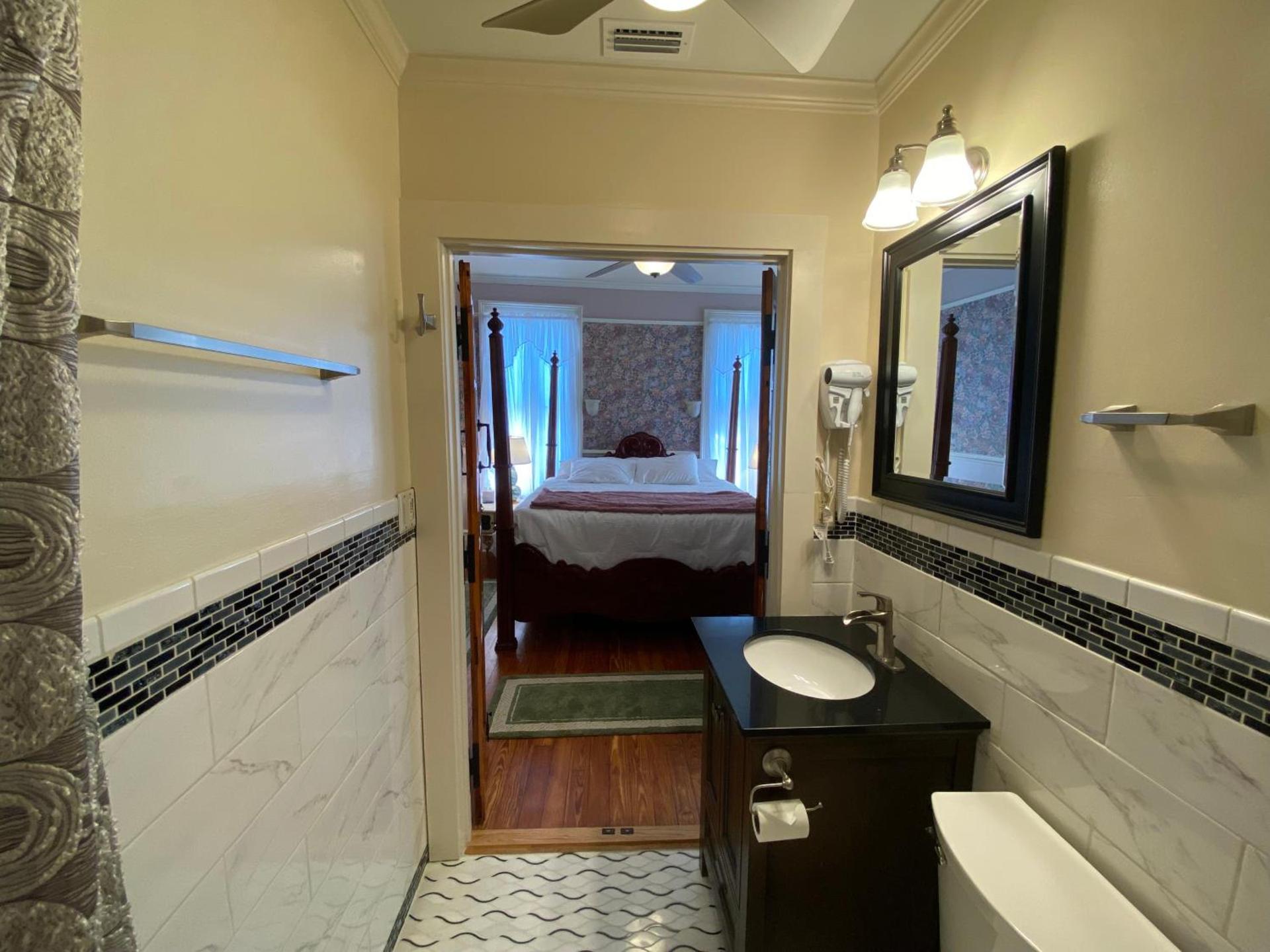 McKean Manor photo 38