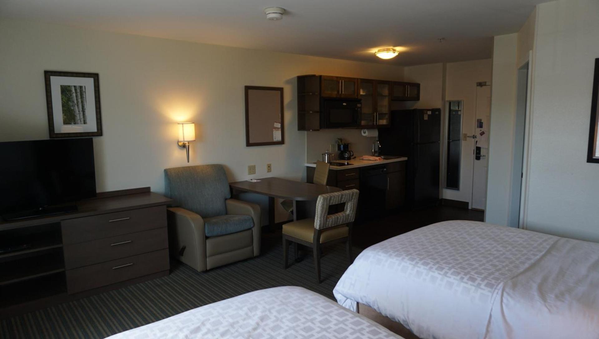Candlewood Suites-West Springfield by IHG photo 21