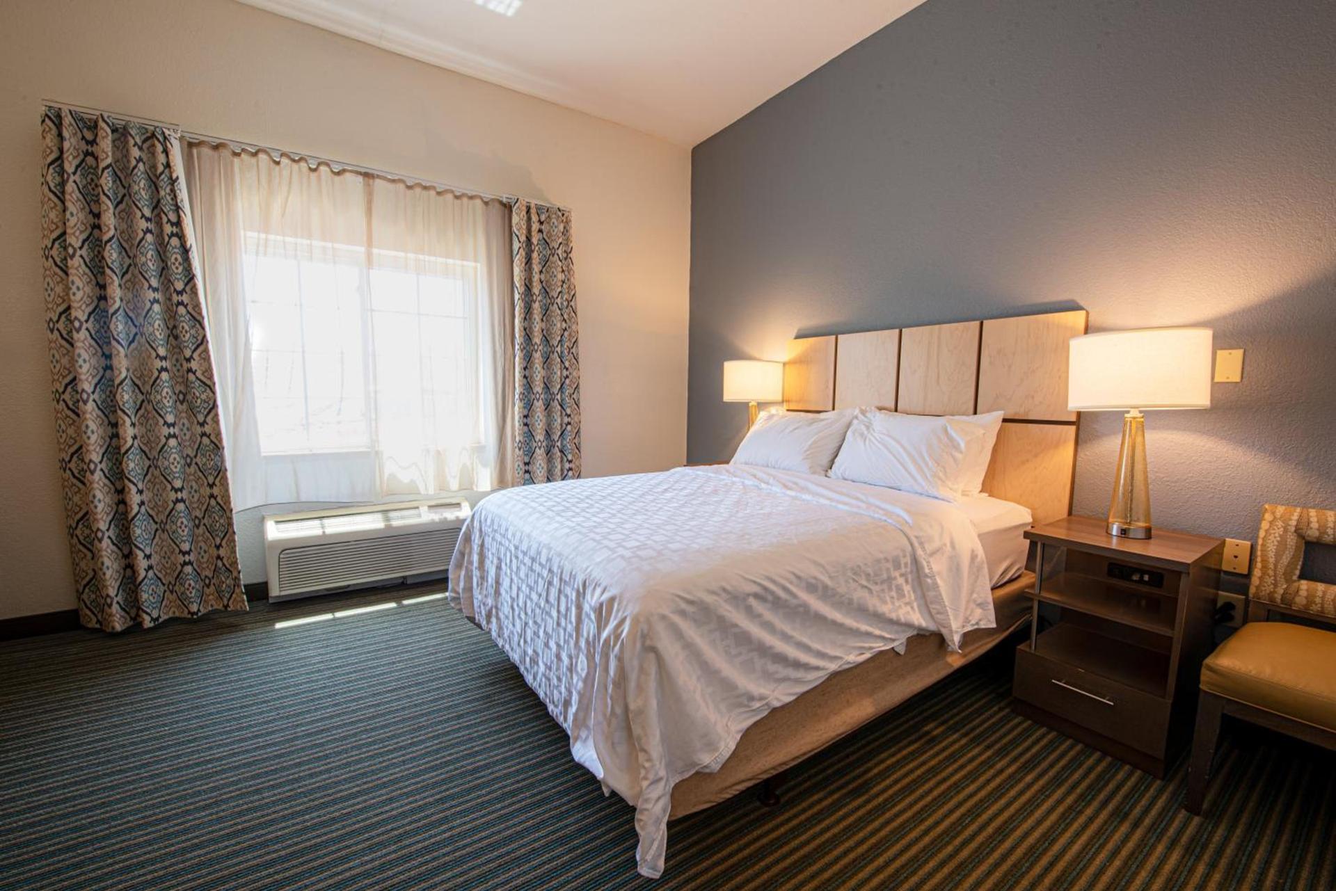 Candlewood Suites-West Springfield by IHG photo 37