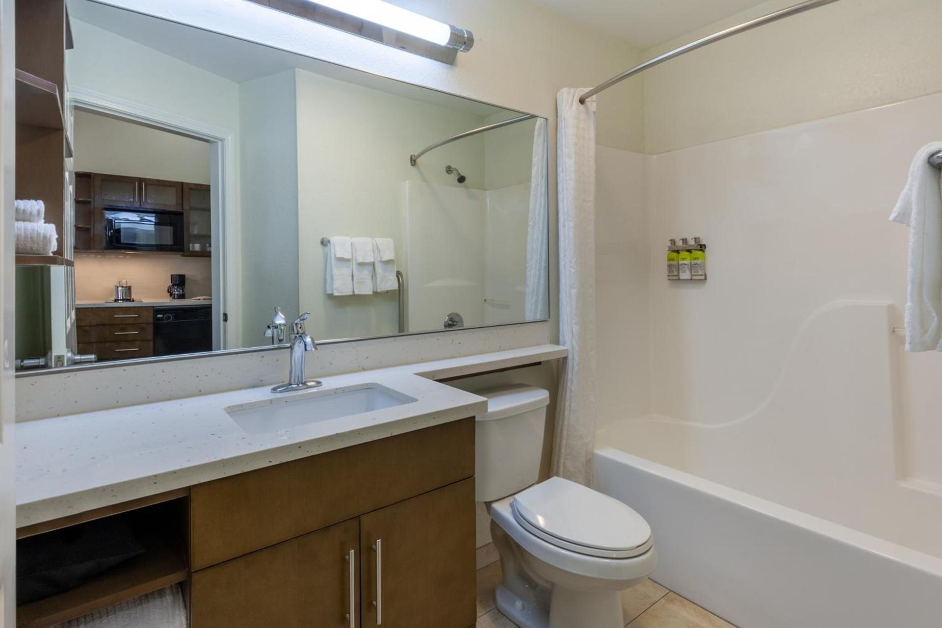 Candlewood Suites-West Springfield by IHG photo 28