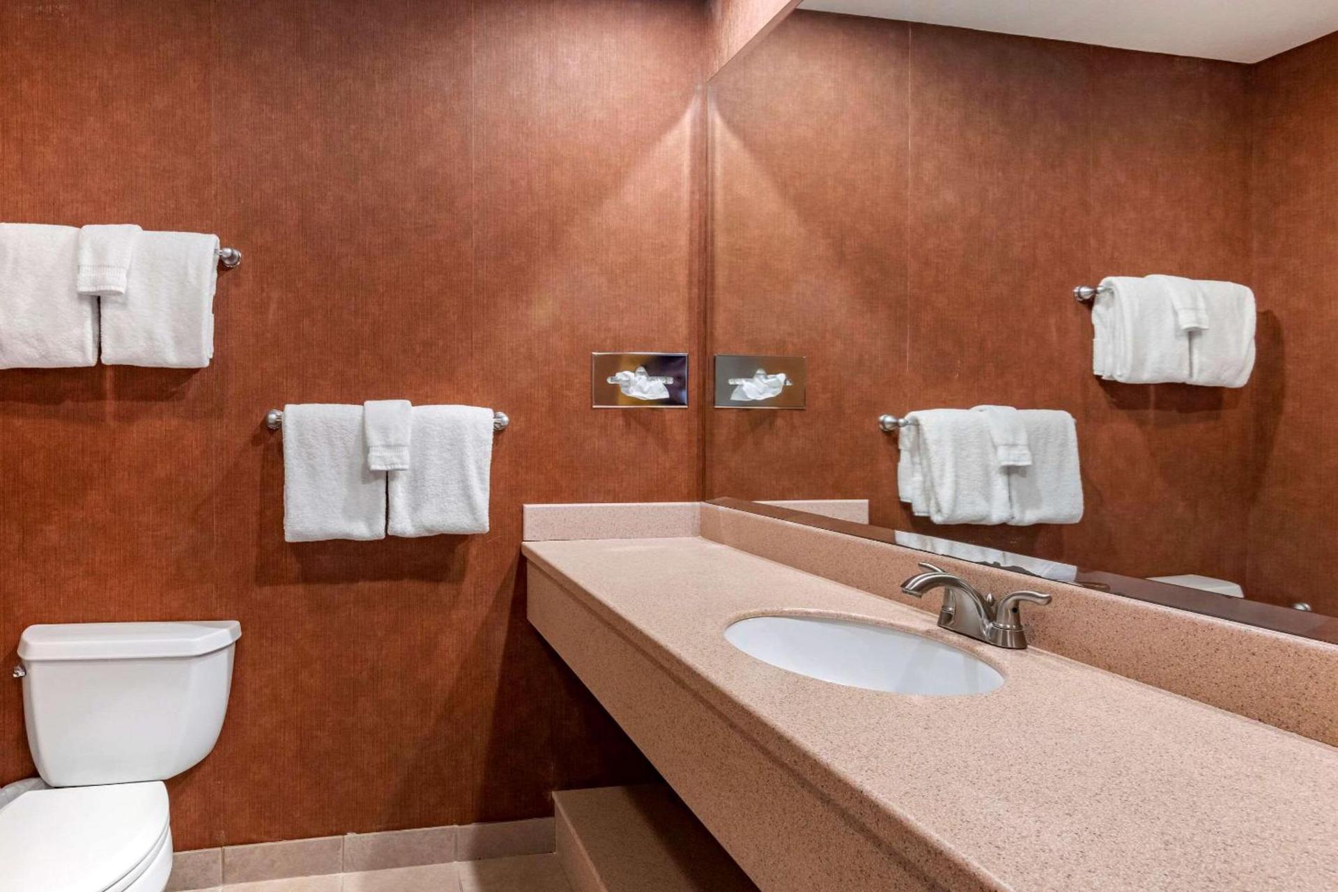 Mountain Edge Suites at Sunapee, an Ascend Collection Hotel photo 19