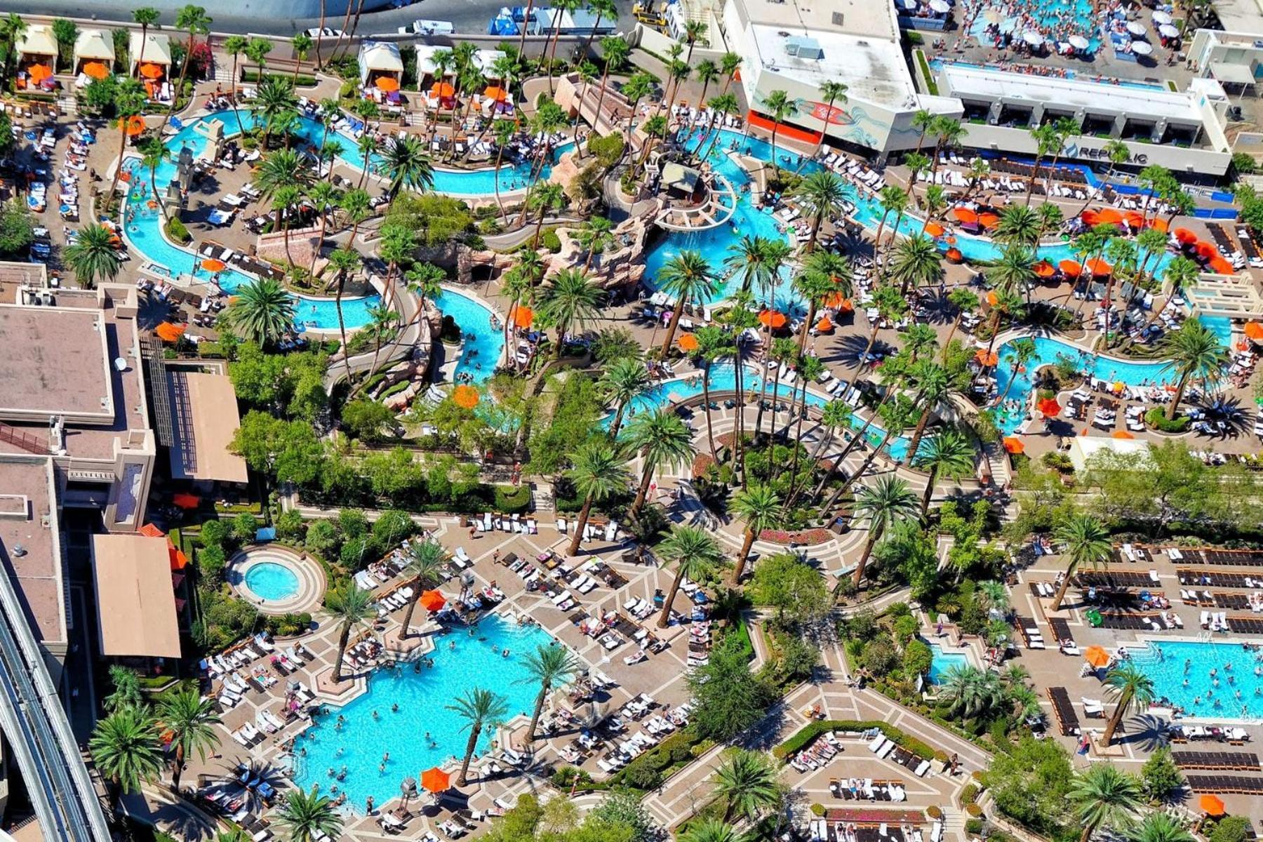 MGM Signature free parking No resort fee photo 7