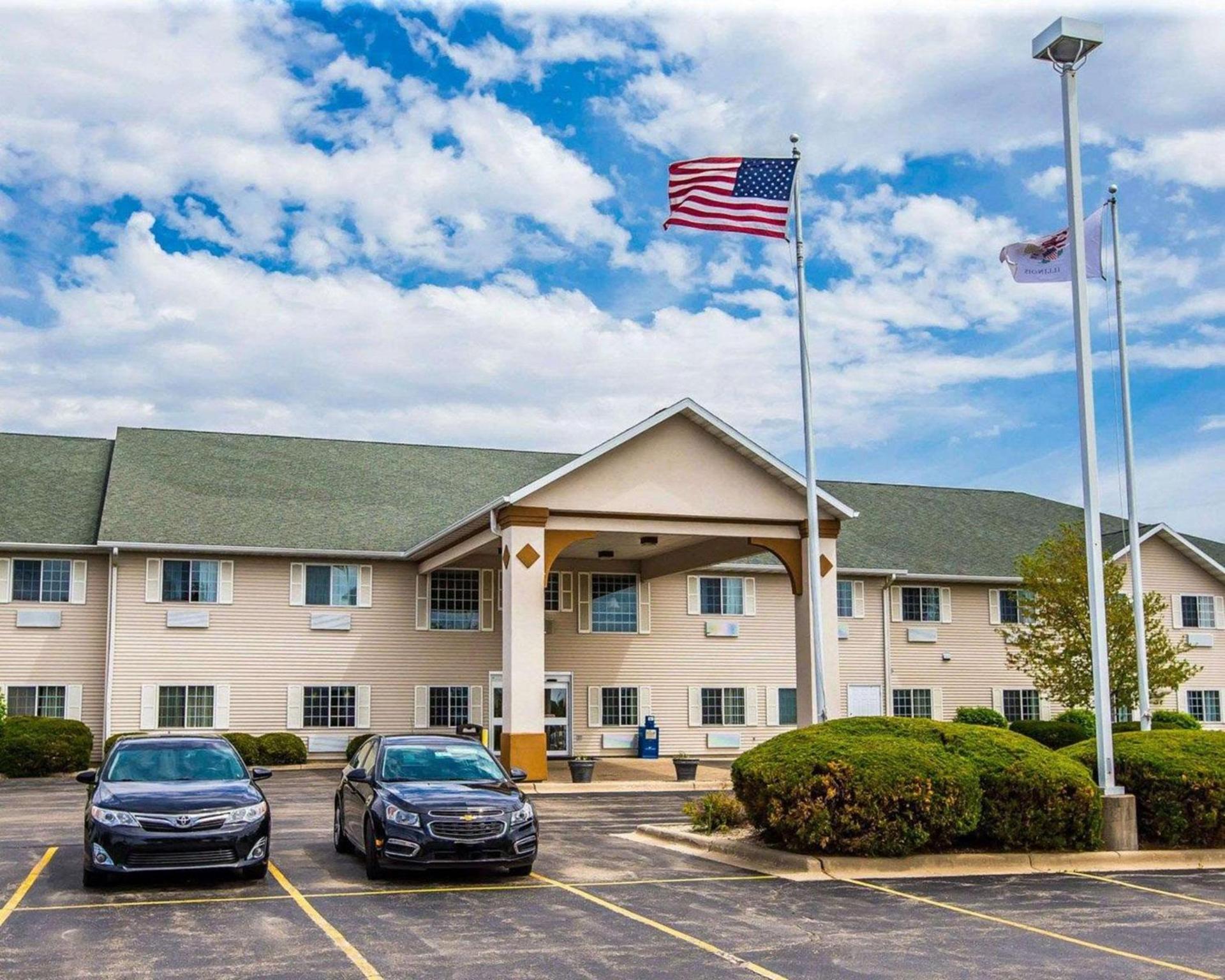 Quality Inn & Suites Dixon near I-88 photo 2