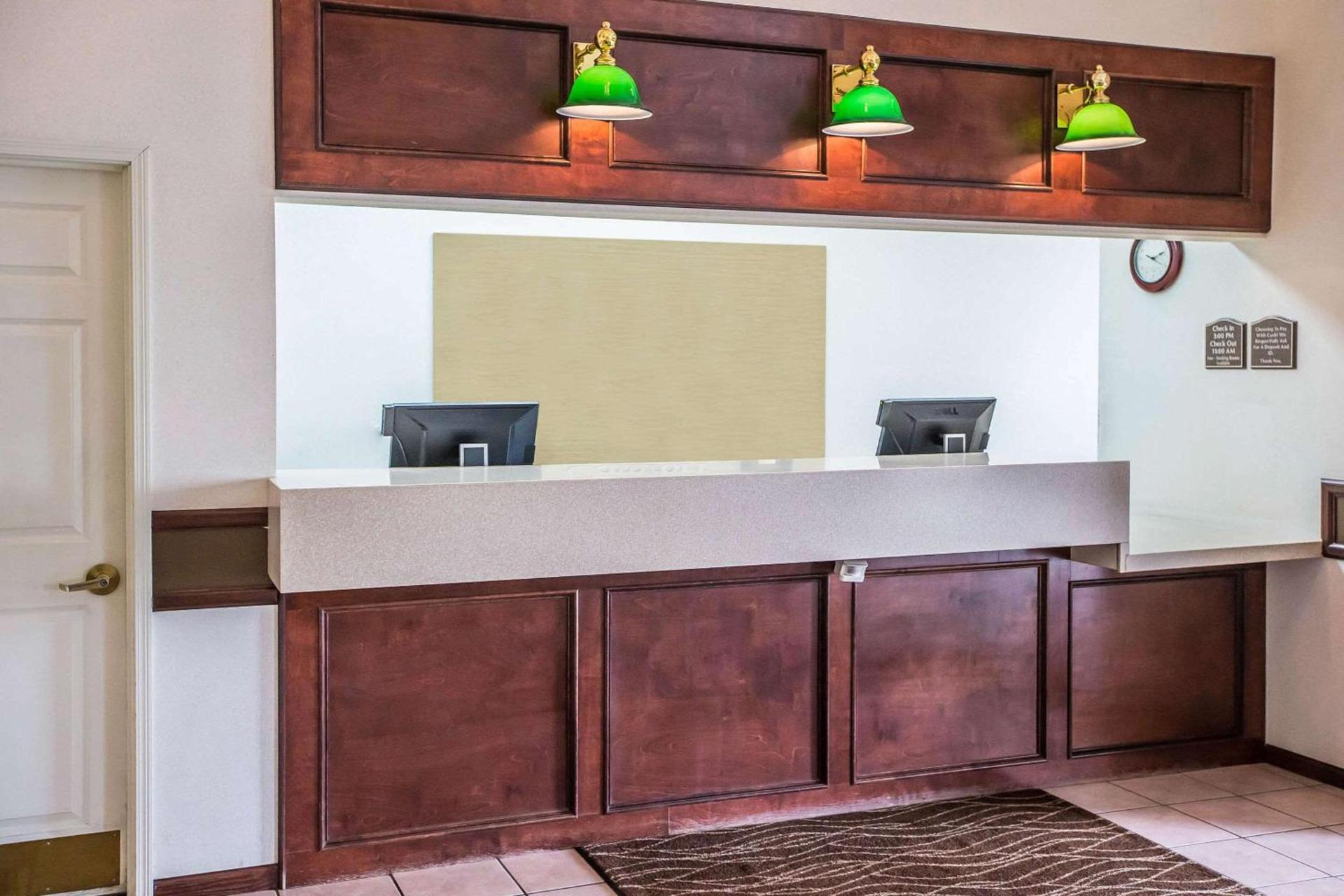 Quality Inn & Suites Dixon near I-88 photo 5