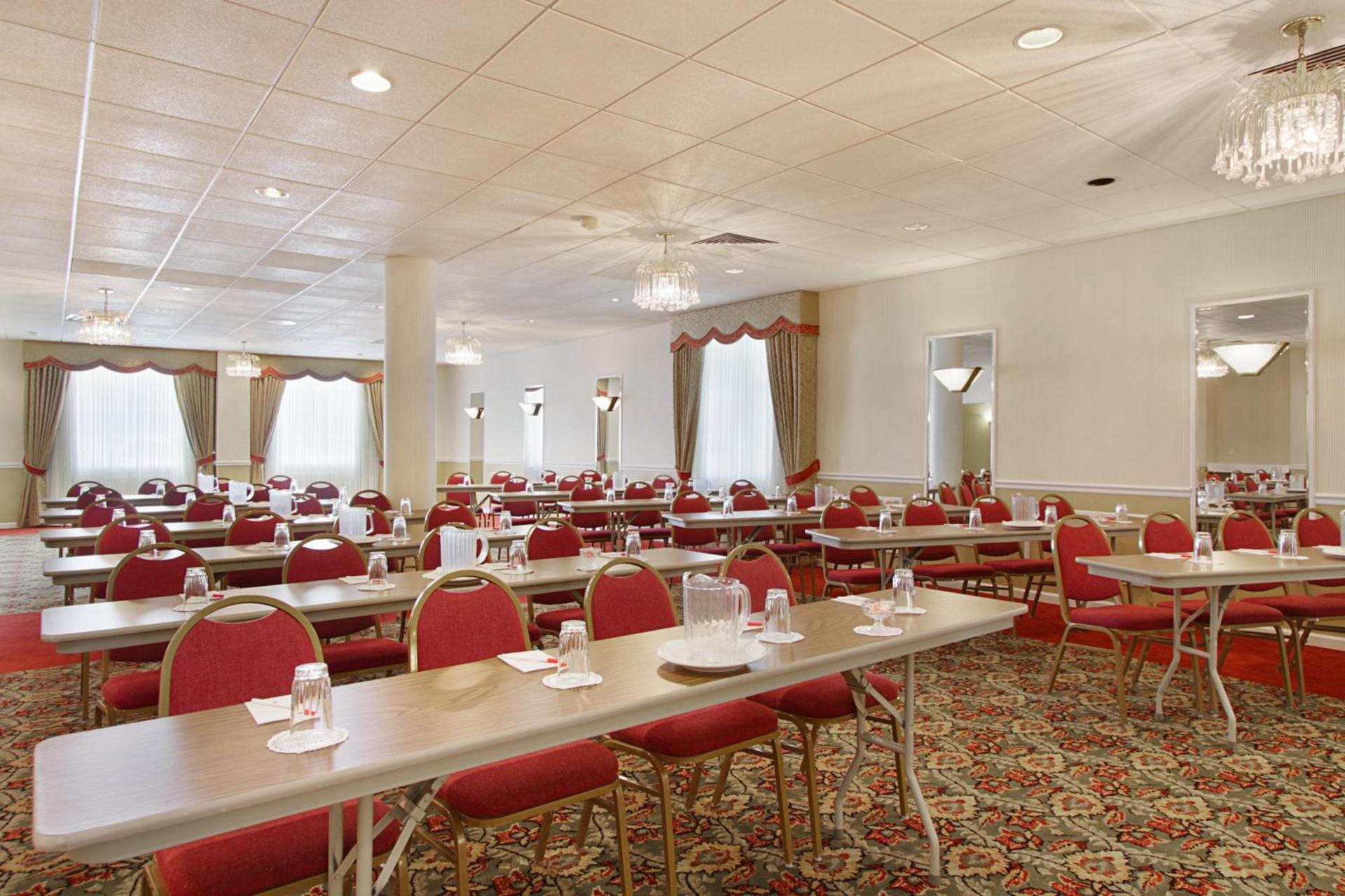 Ramada by Wyndham Ligonier photo 6