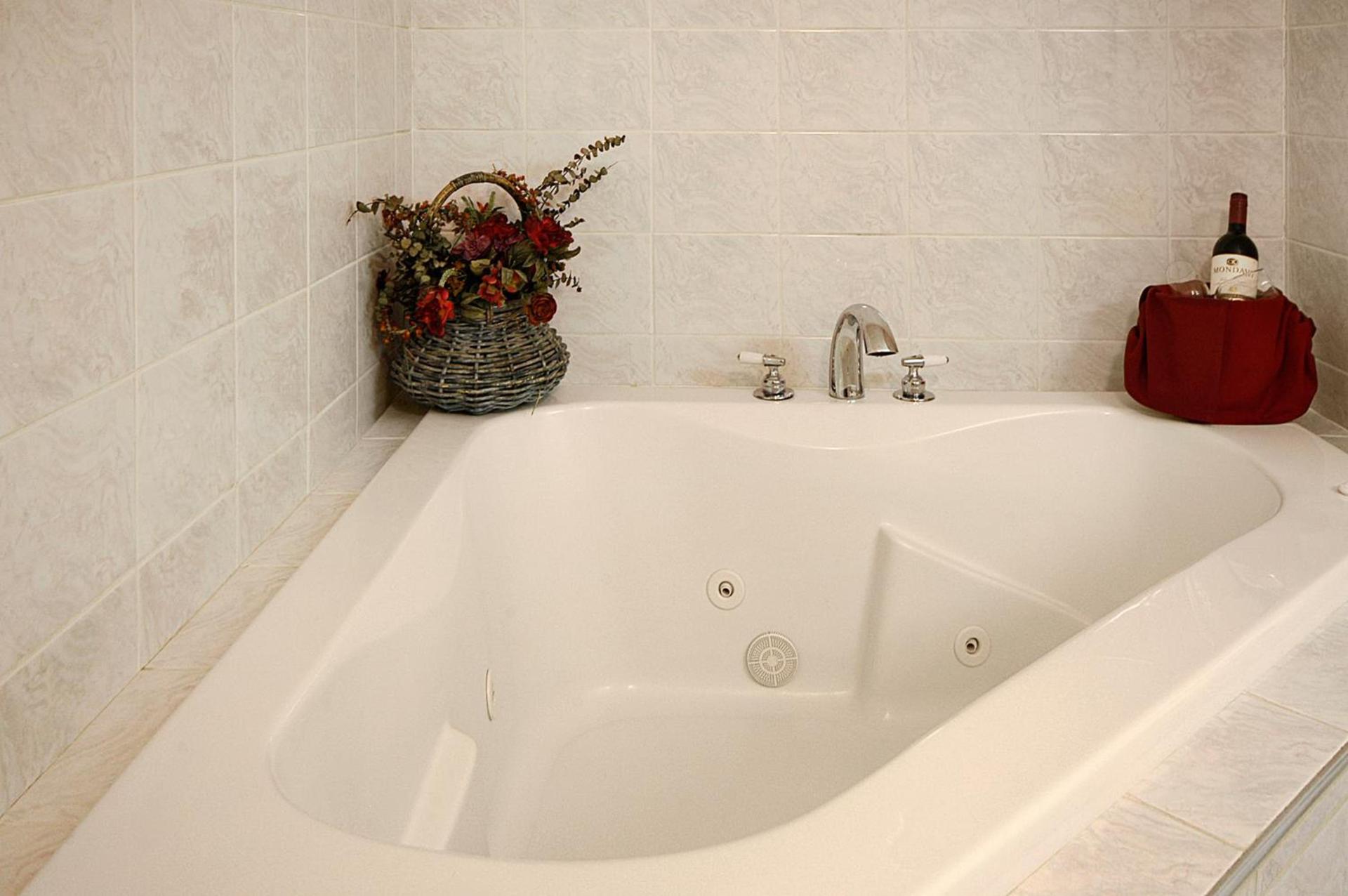 Ramada by Wyndham Ligonier photo 52