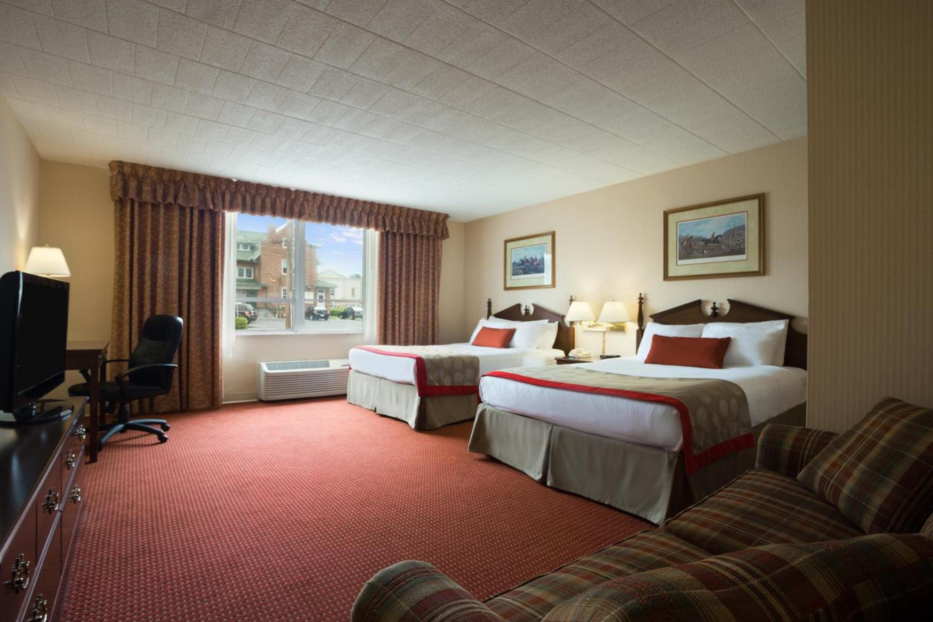 Ramada by Wyndham Ligonier photo 55
