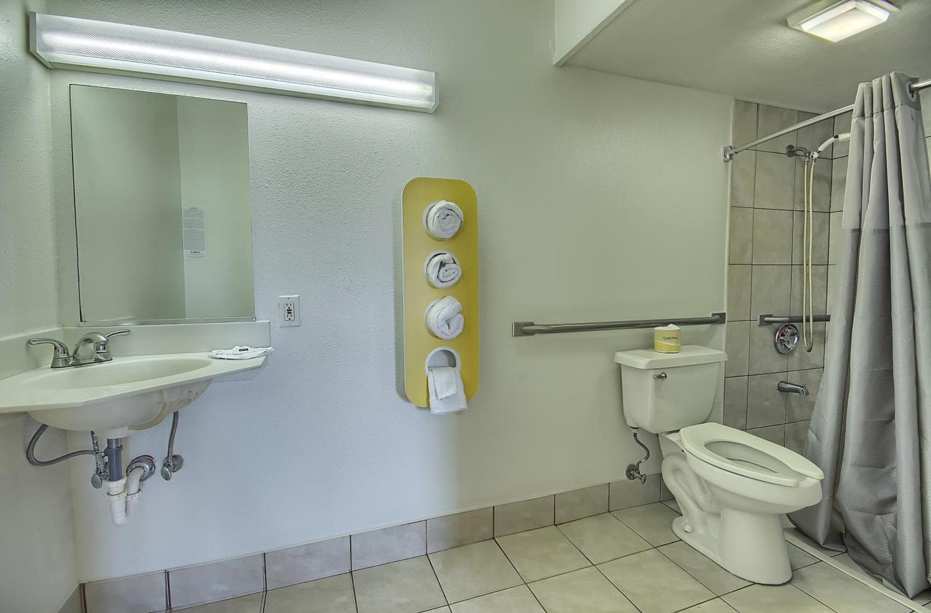 Motel 6-Lima, OH photo 2