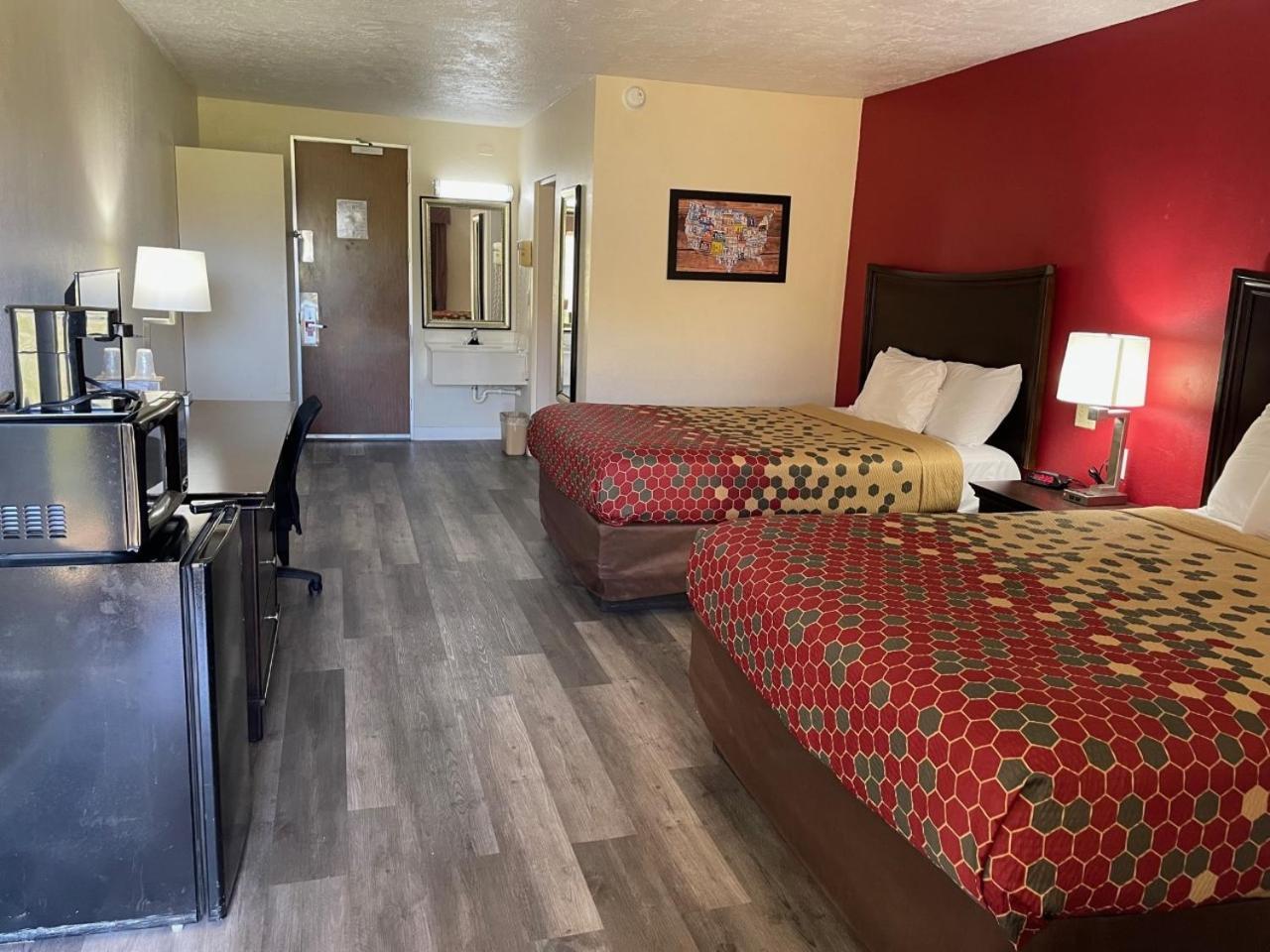 Perry Inn & Suites National Fairground I 75 photo 22