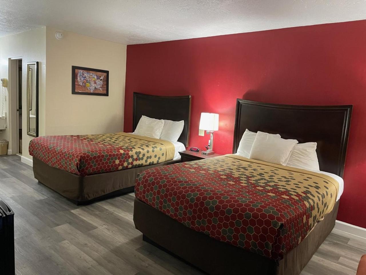Perry Inn & Suites National Fairground I 75 photo 24