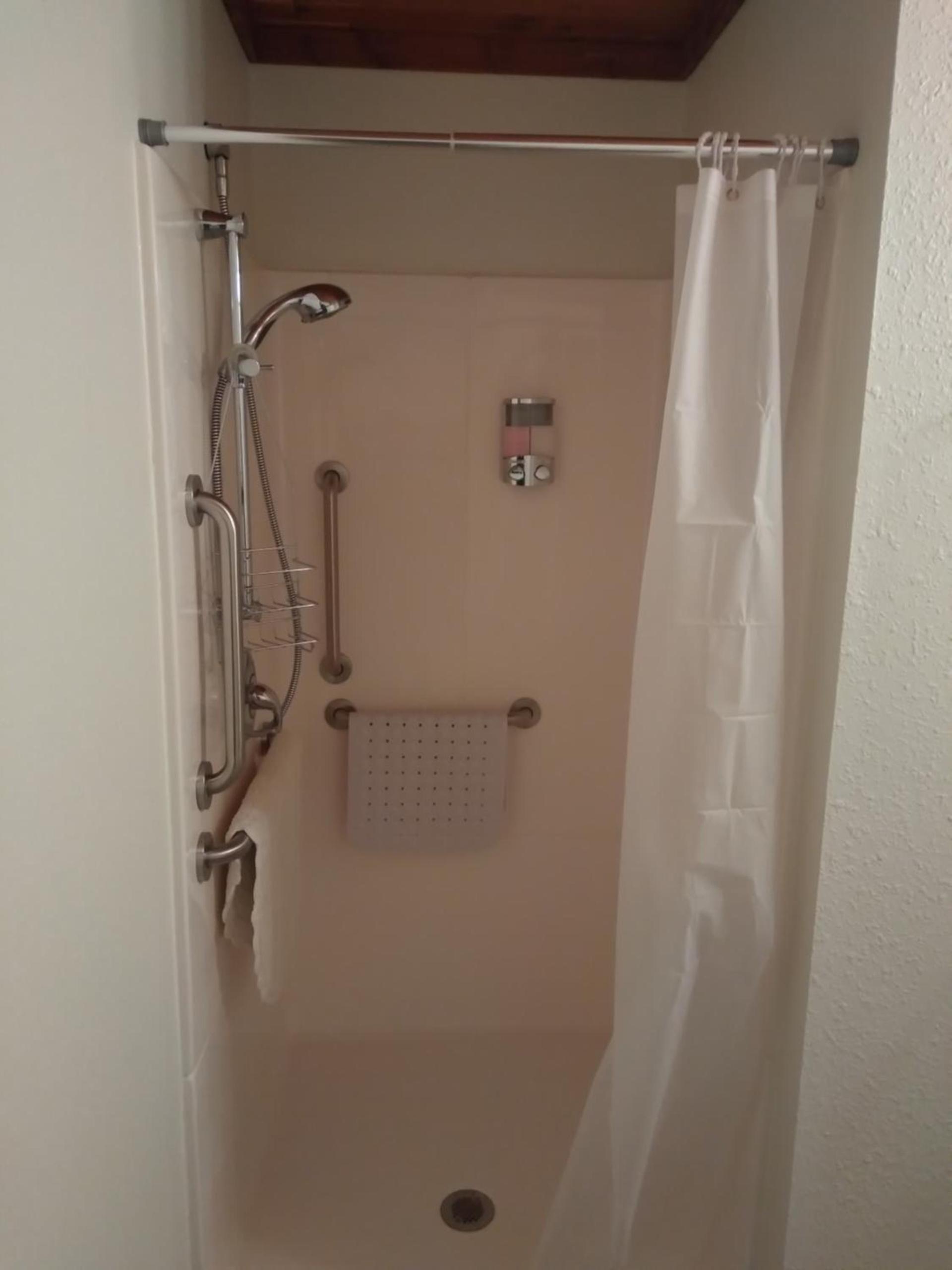 Comfort Zone Inn photo 11