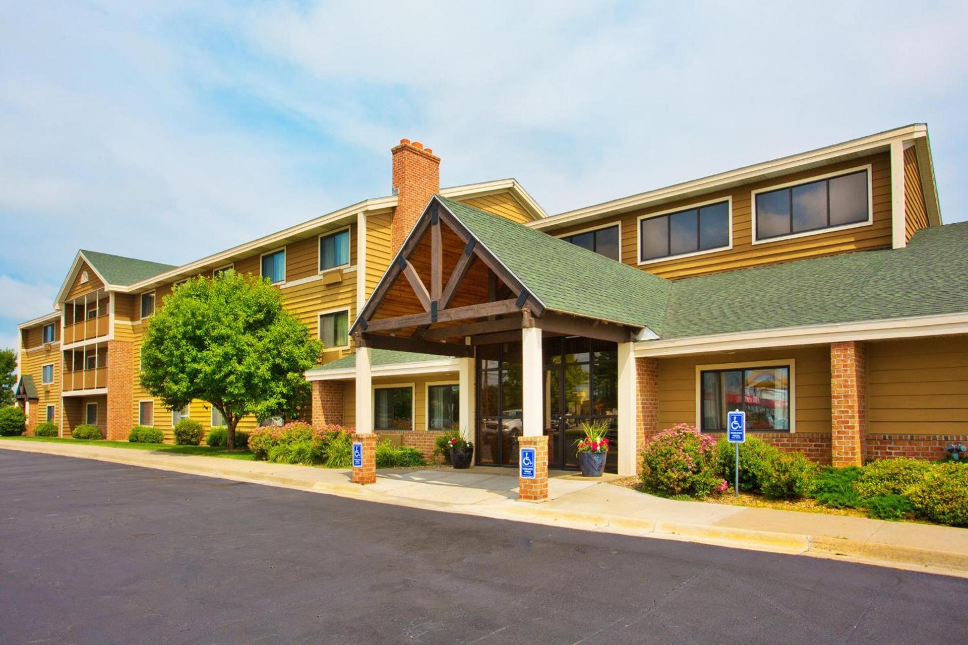 AmericInn by Wyndham Kearney photo 25