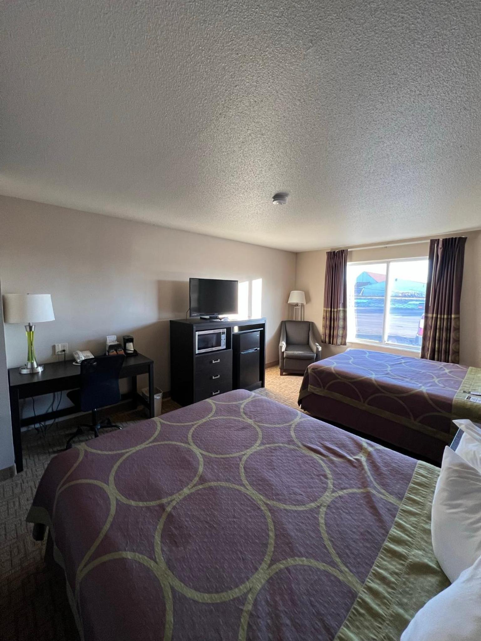 Super 8 by Wyndham Jackson MN photo 38