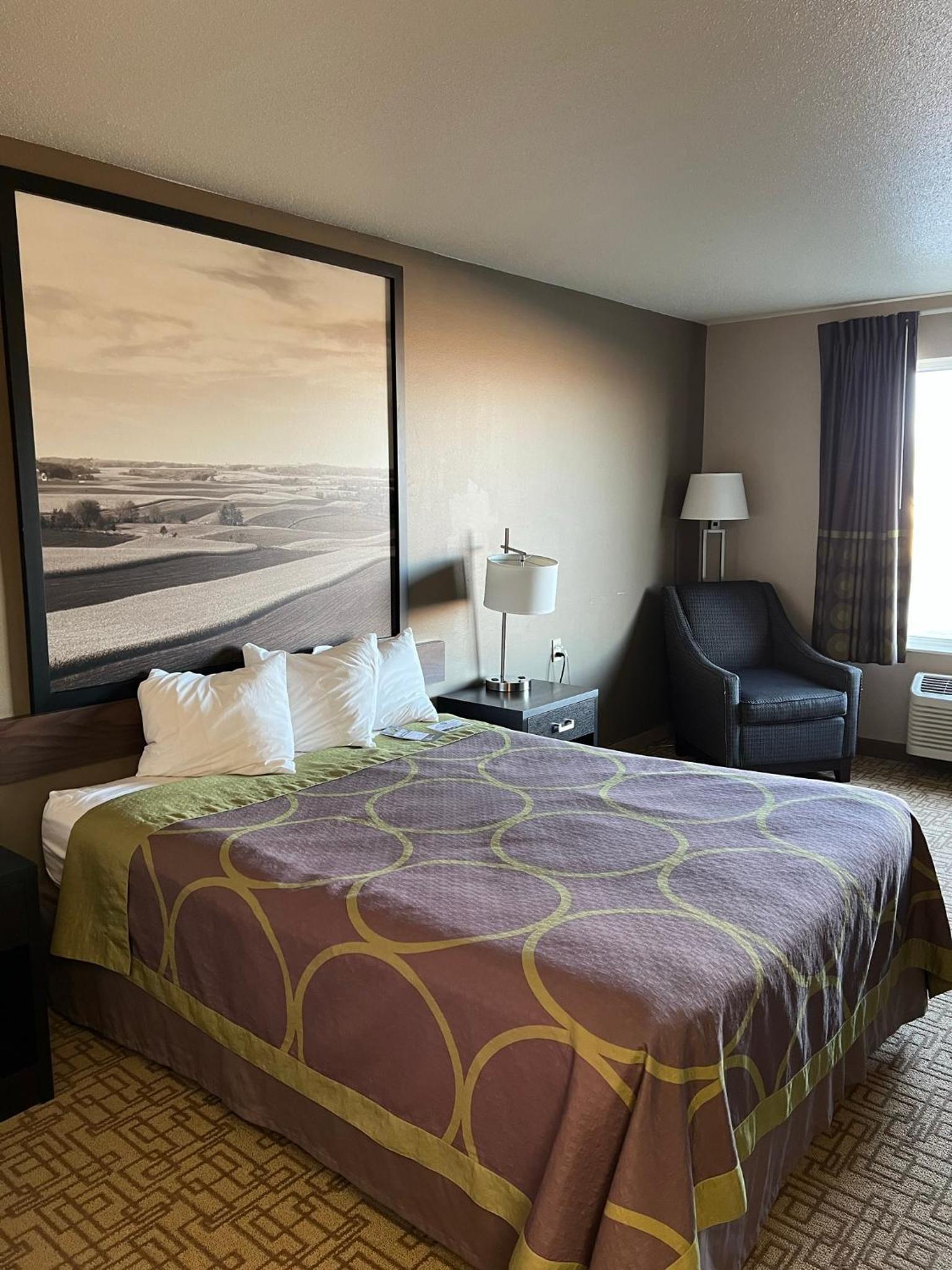 Super 8 by Wyndham Jackson MN photo 41