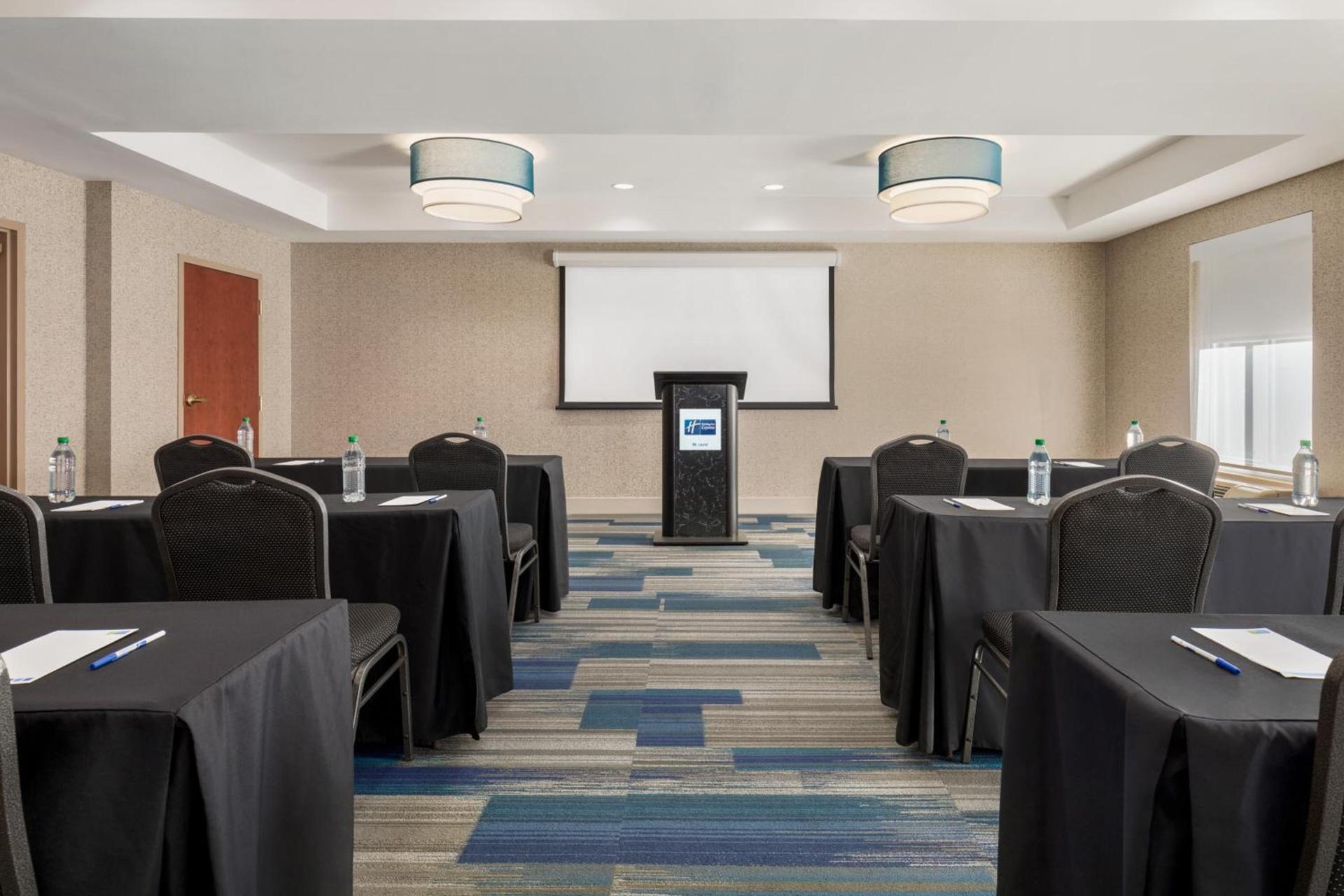 Holiday Inn Express & Suites Philadelphia - Mt Laurel by IHG photo 40