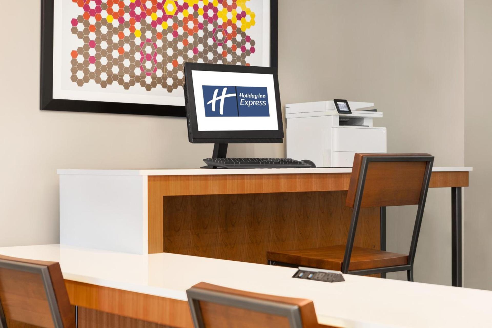 Holiday Inn Express & Suites Philadelphia - Mt Laurel by IHG photo 36